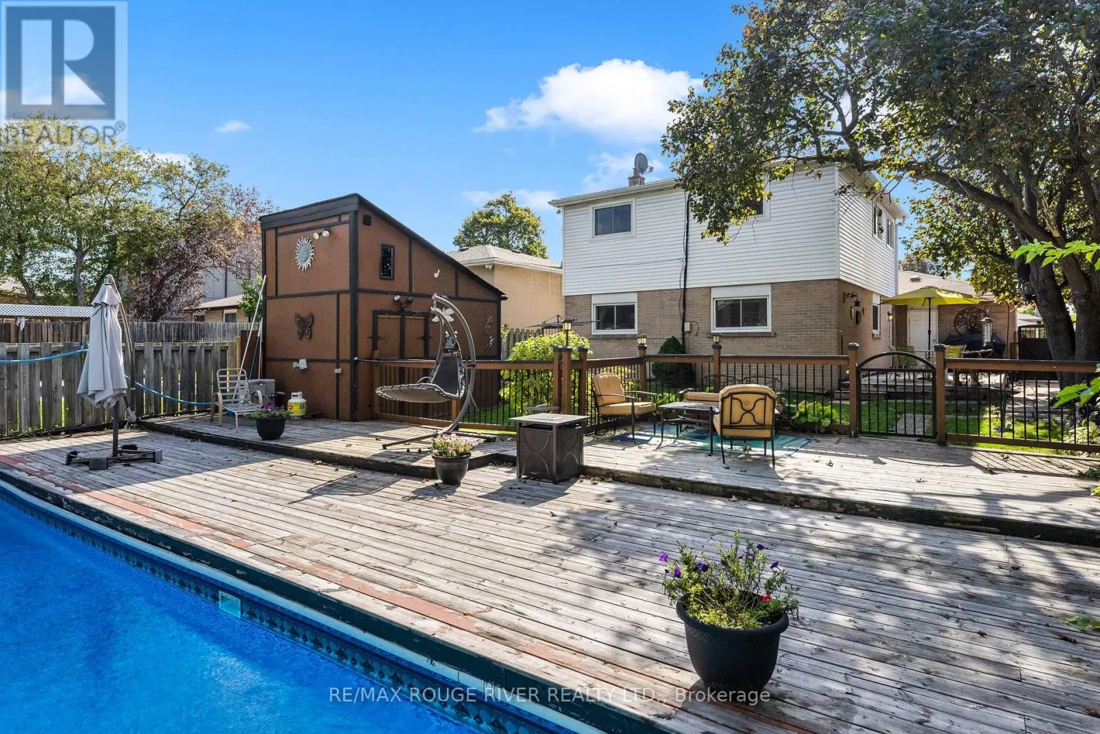 22 TWEEDROCK CRESCENT