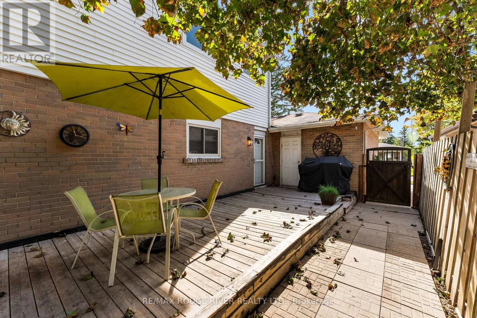 22 TWEEDROCK CRESCENT
