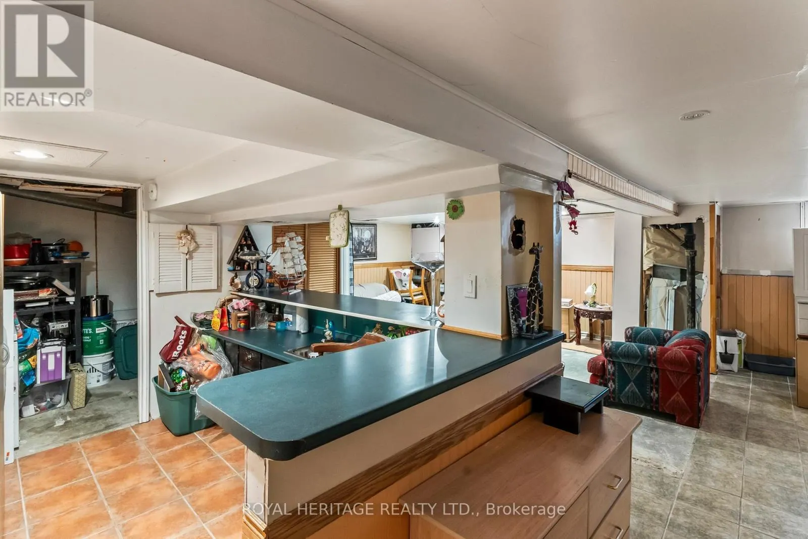 42 BILLINGSGATE CRESCENT