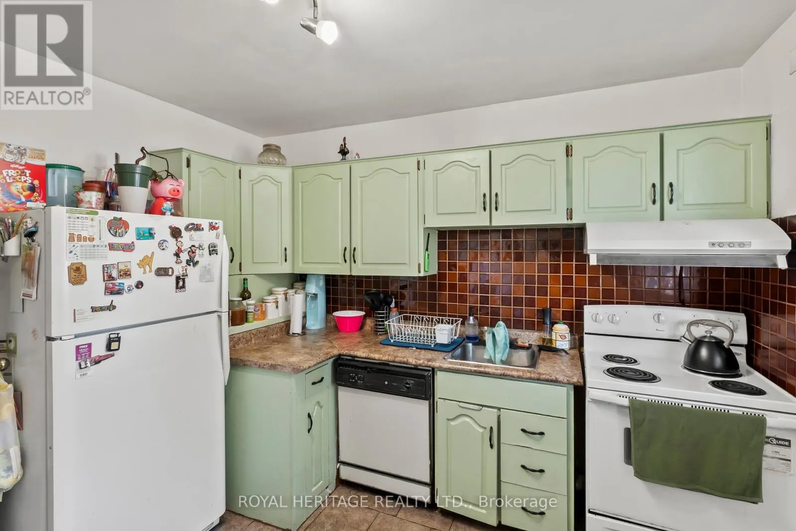 42 BILLINGSGATE CRESCENT