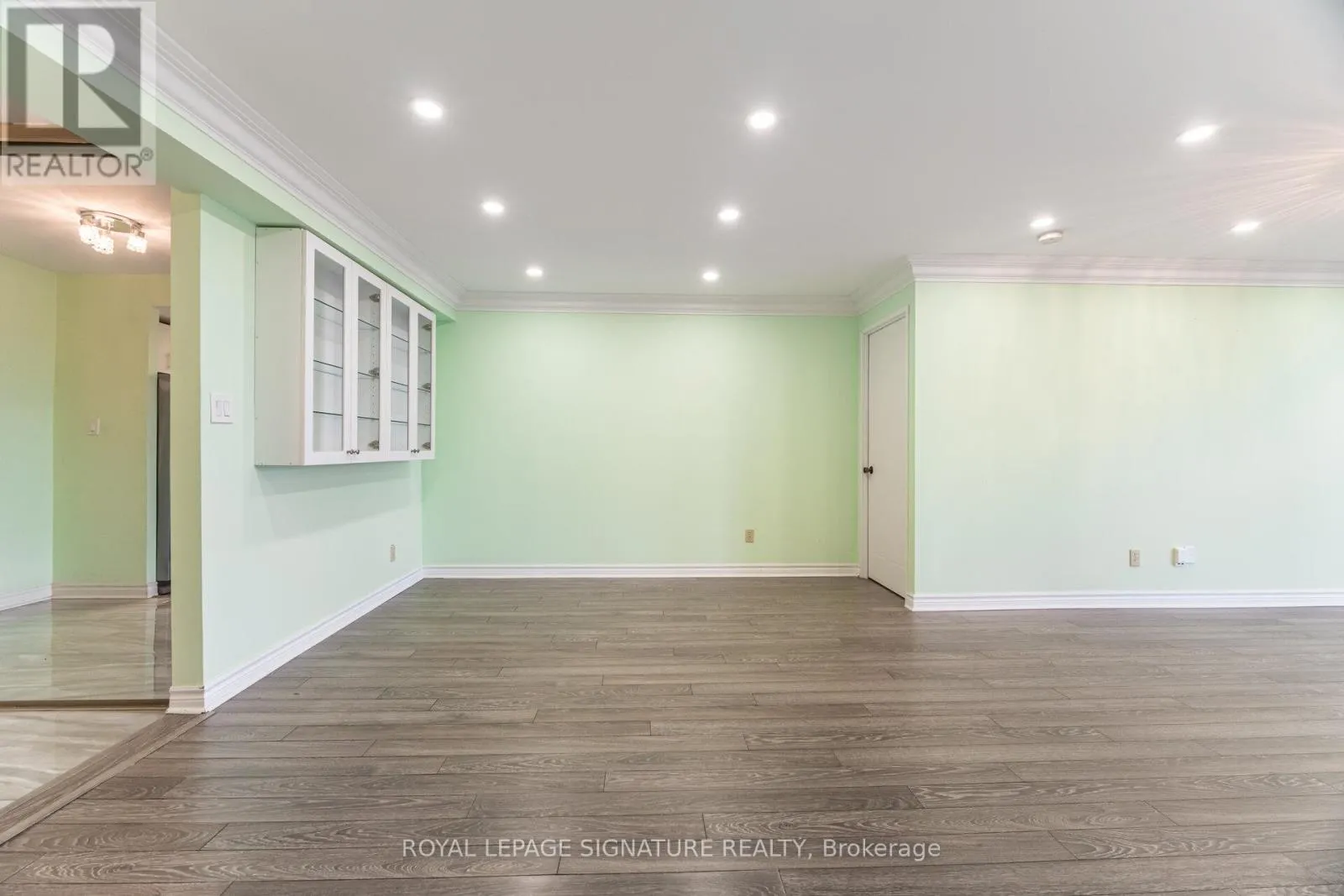 309 - 275 BAMBURGH CIRCLE