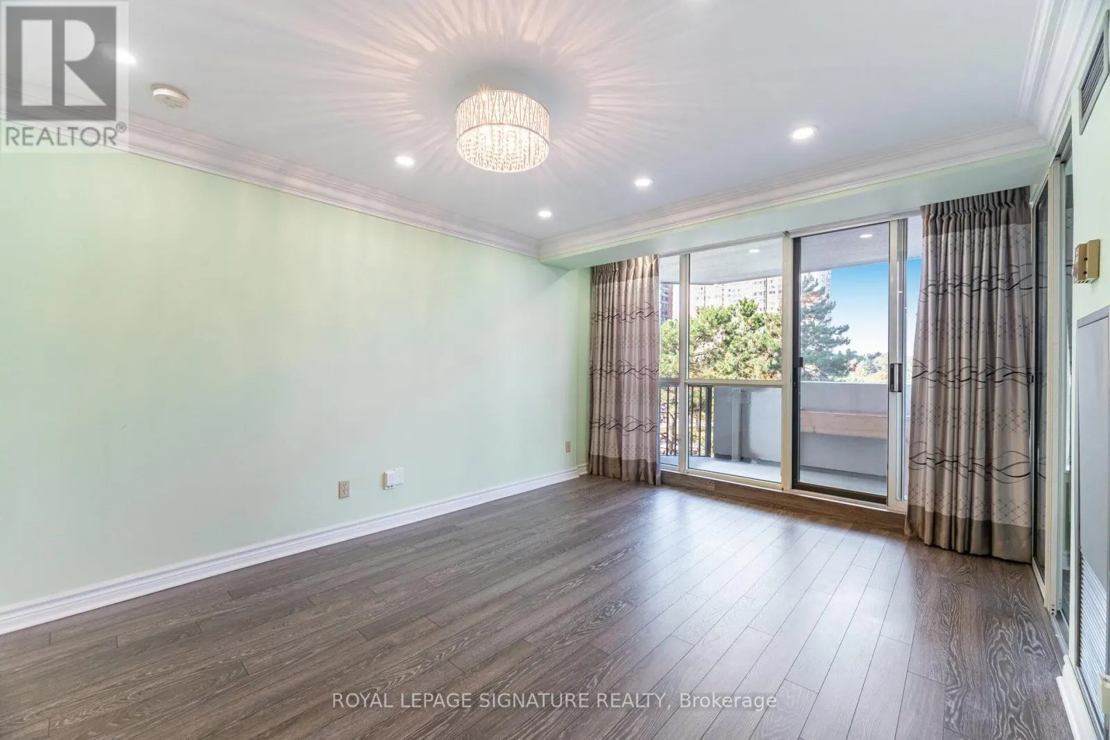 309 - 275 BAMBURGH CIRCLE