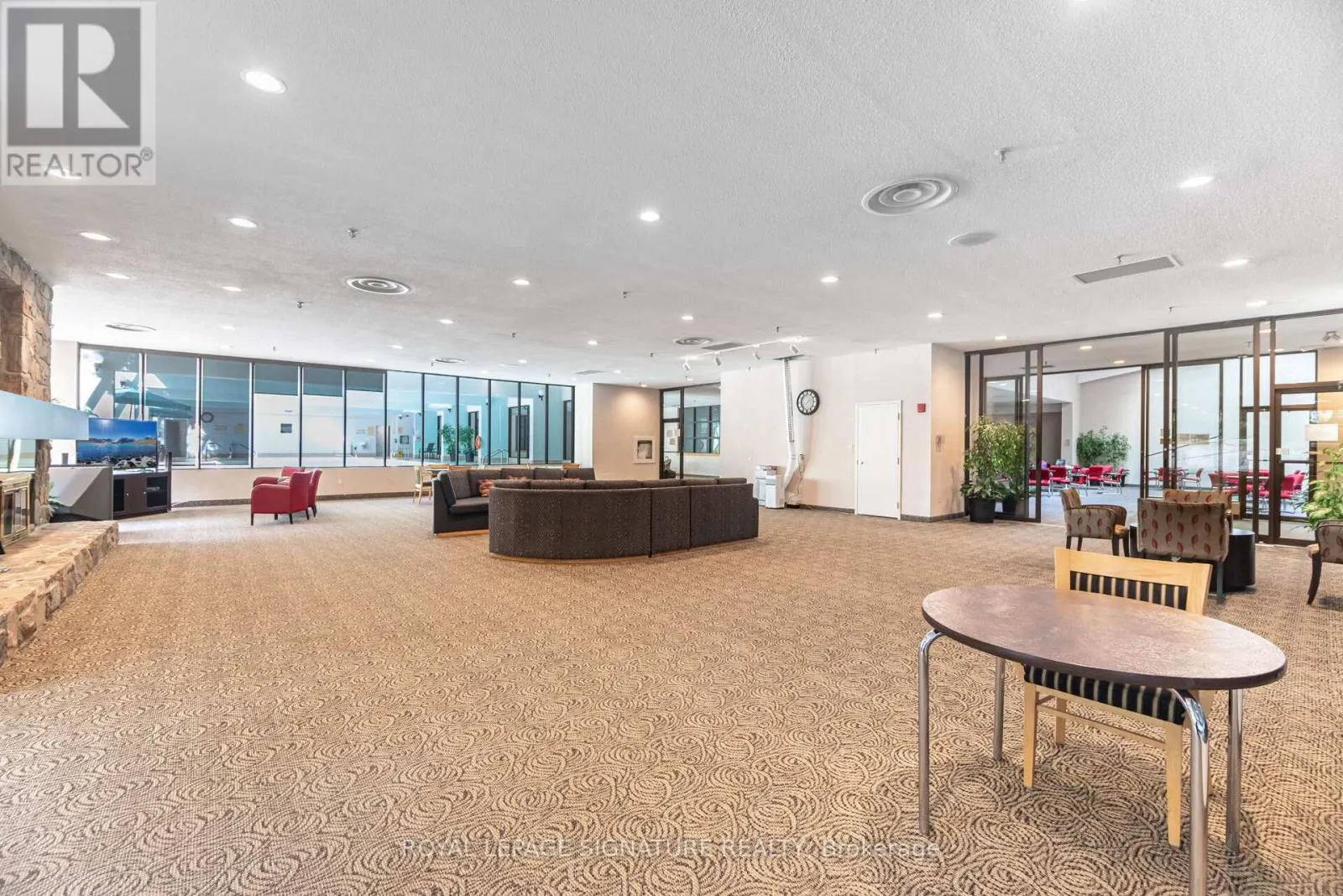309 - 275 BAMBURGH CIRCLE