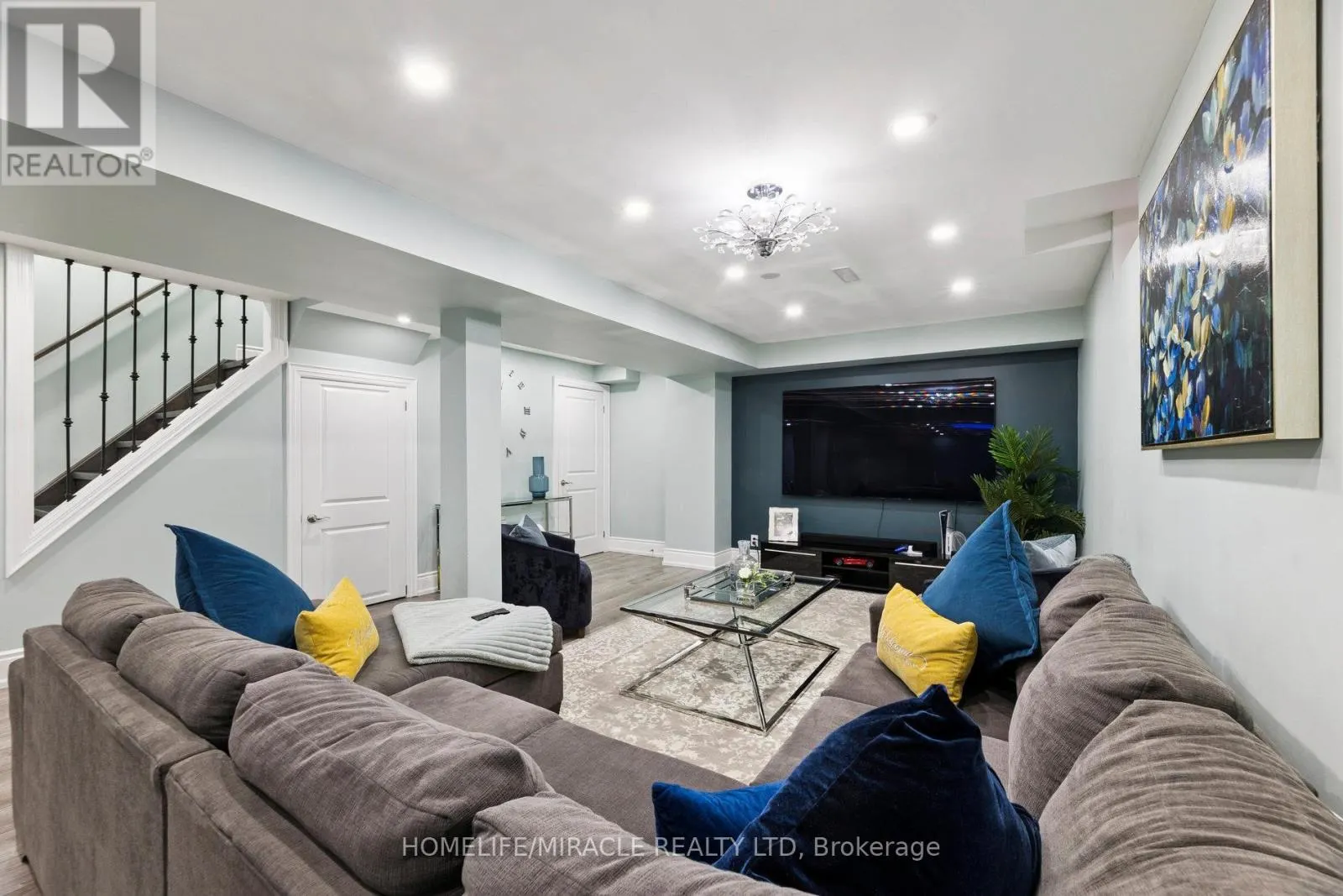 33 RITCHIE AVENUE