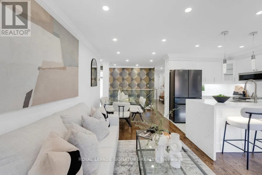 67 - 655C WARDEN AVENUE