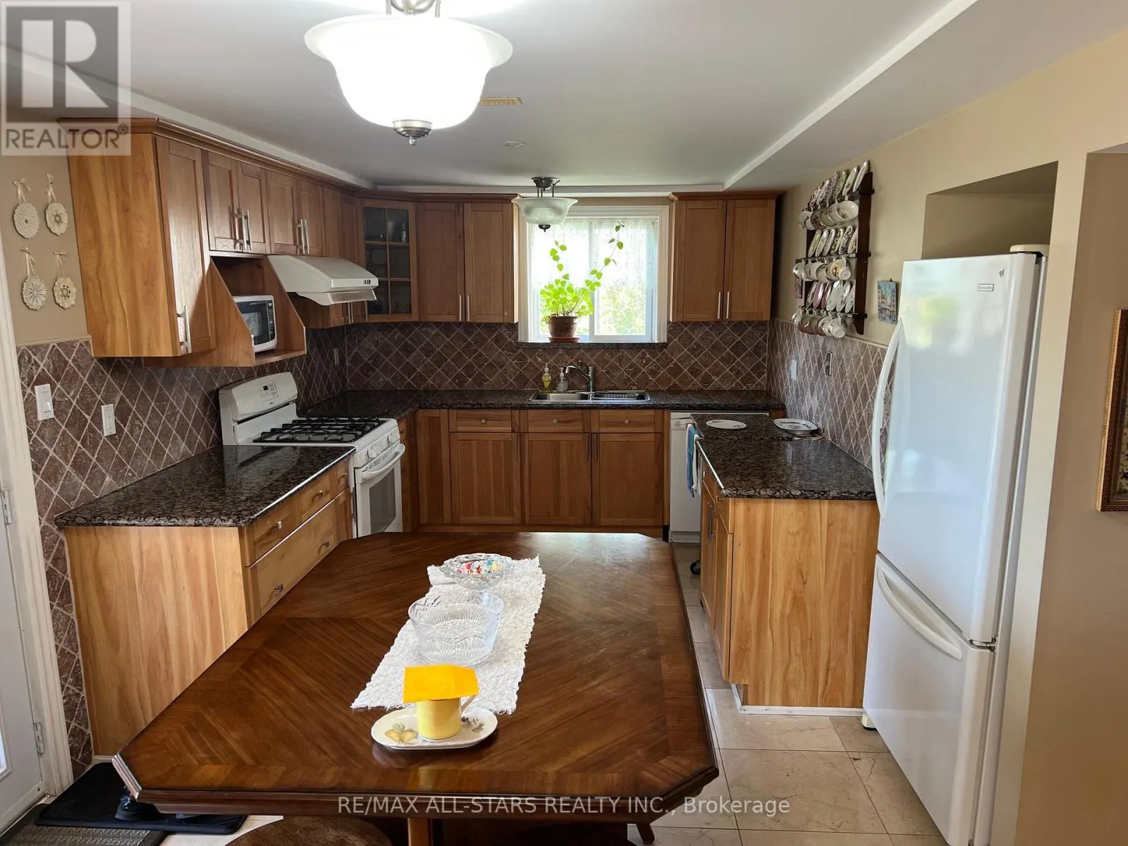 15 SIRIUS CRESCENT