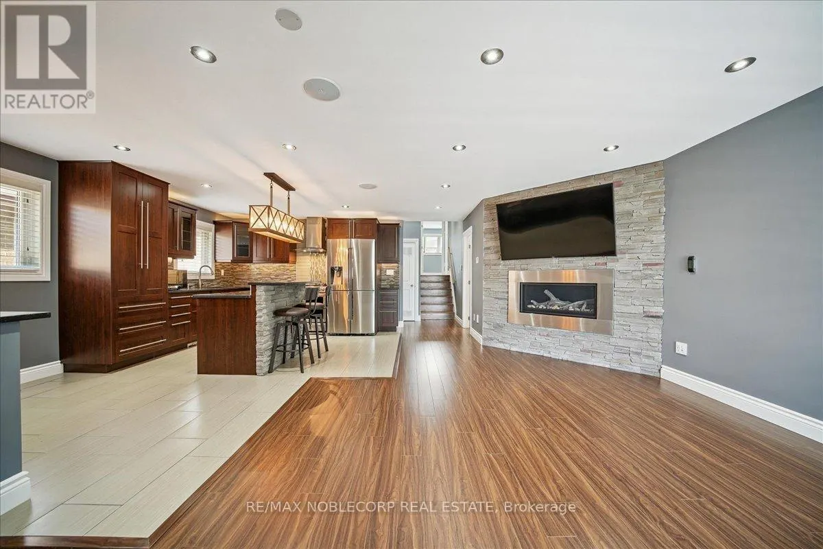 77 CRAYFORD DRIVE
