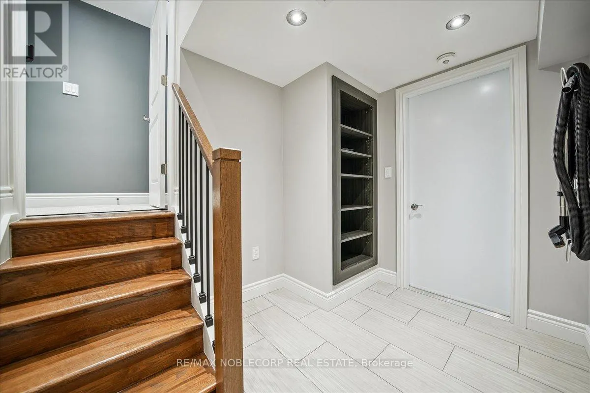 77 CRAYFORD DRIVE