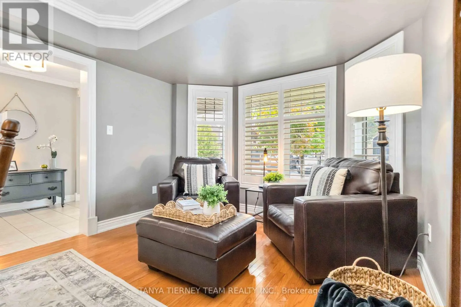 11 CLARIDGE CRESCENT