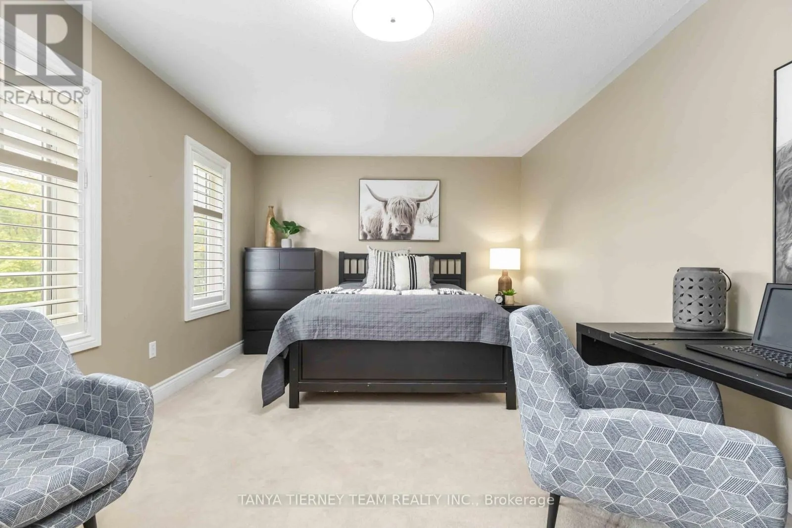 11 CLARIDGE CRESCENT