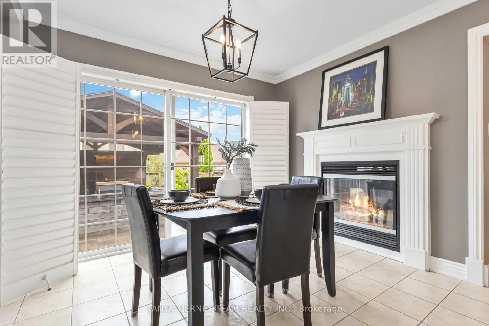 11 CLARIDGE CRESCENT