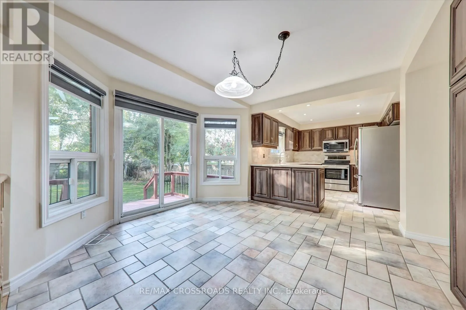 3993 ELLESMERE ROAD
