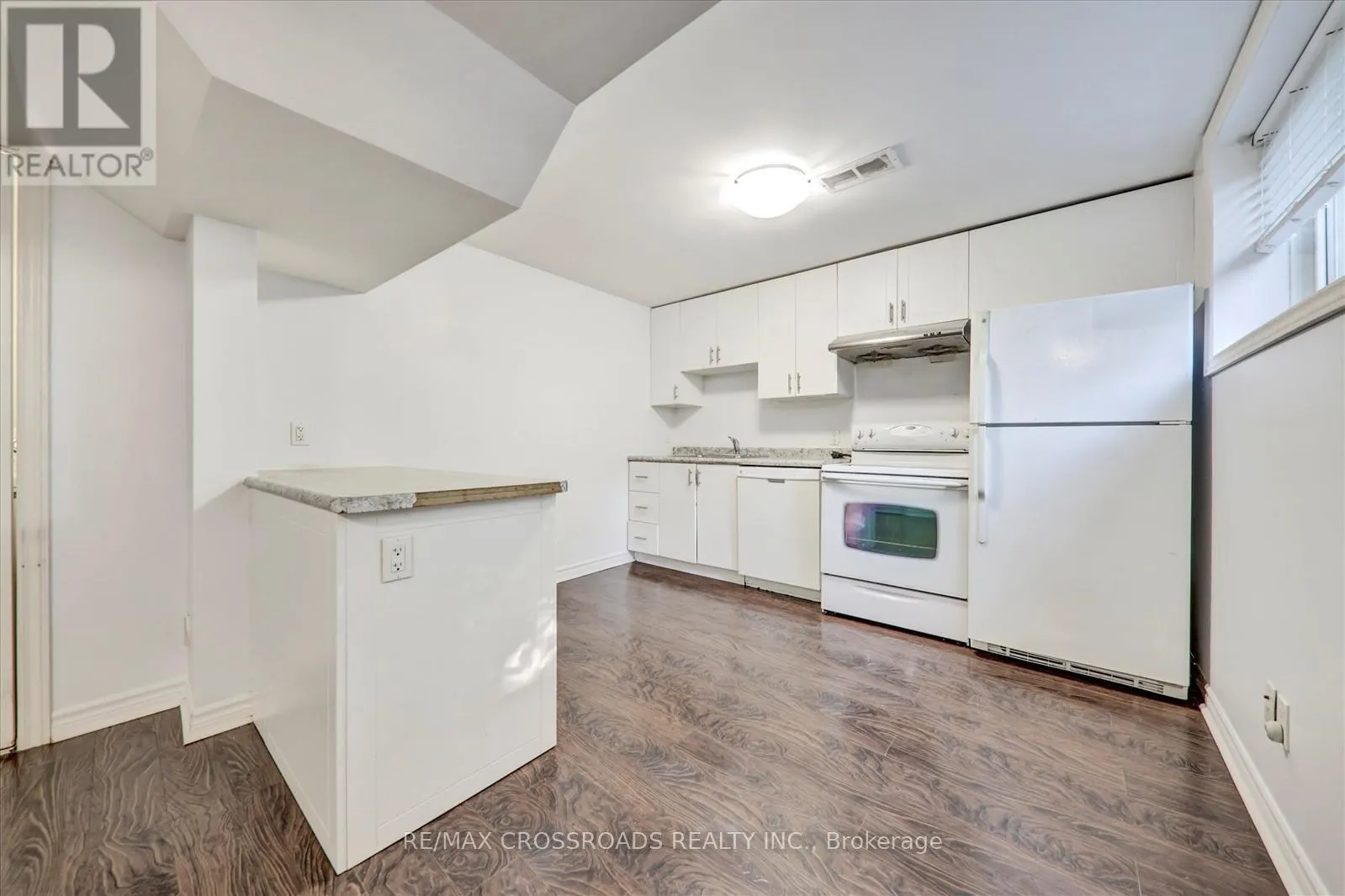3993 ELLESMERE ROAD