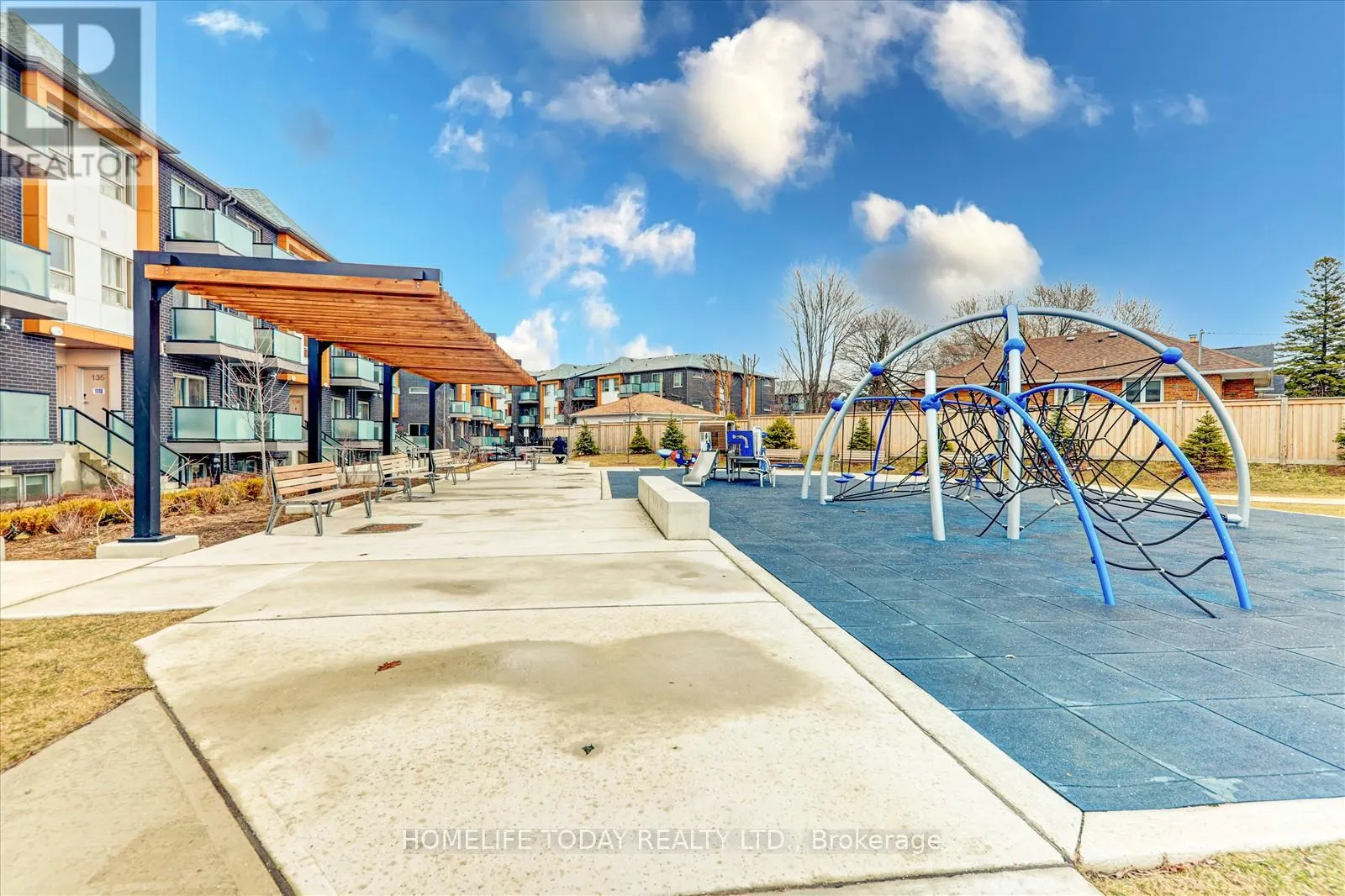 321 - 2787 EGLINTON AVENUE E