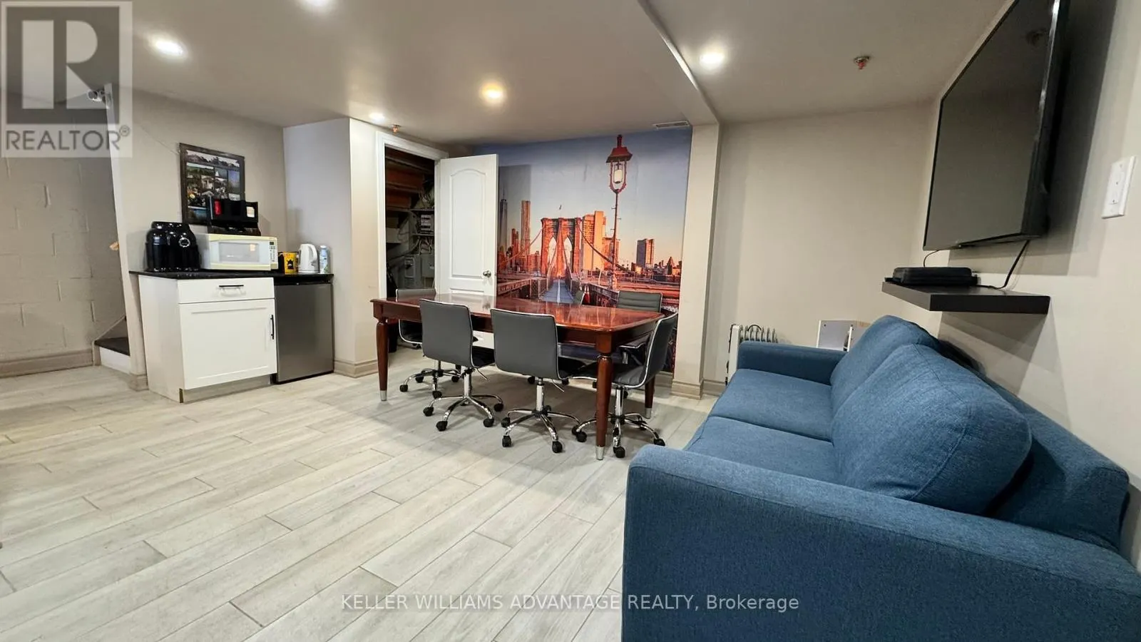 18 - 1080 TAPSCOTT ROAD
