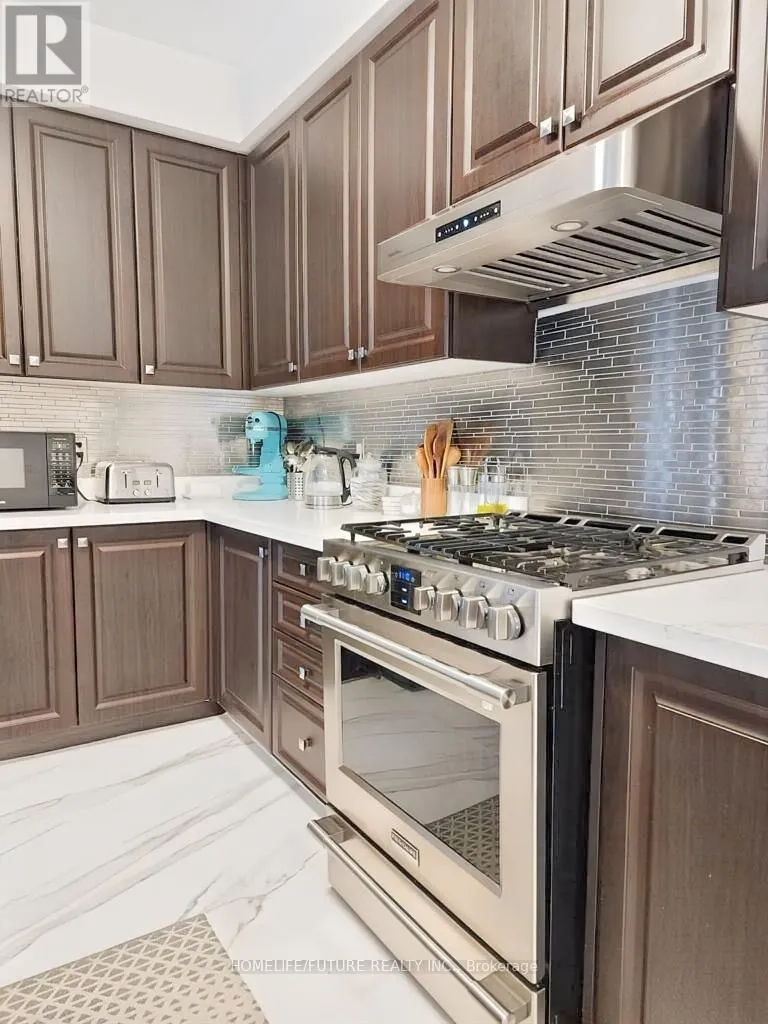 2426 HIBISCUS DRIVE