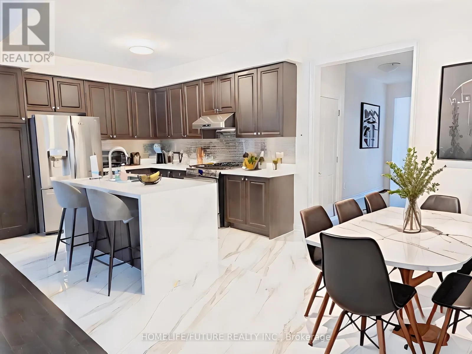 2426 HIBISCUS DRIVE
