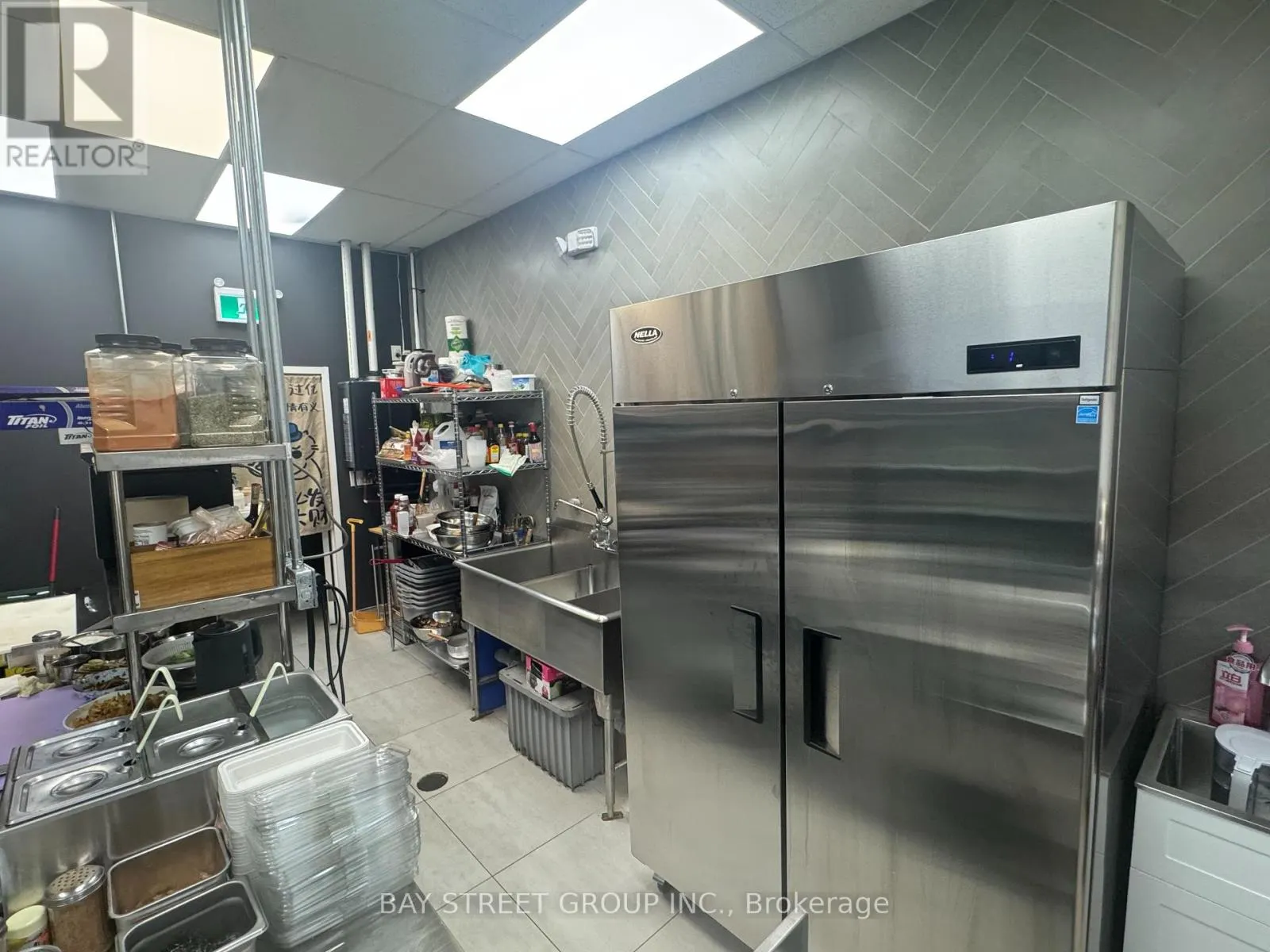 E106 - 3262 MIDLAND AVENUE