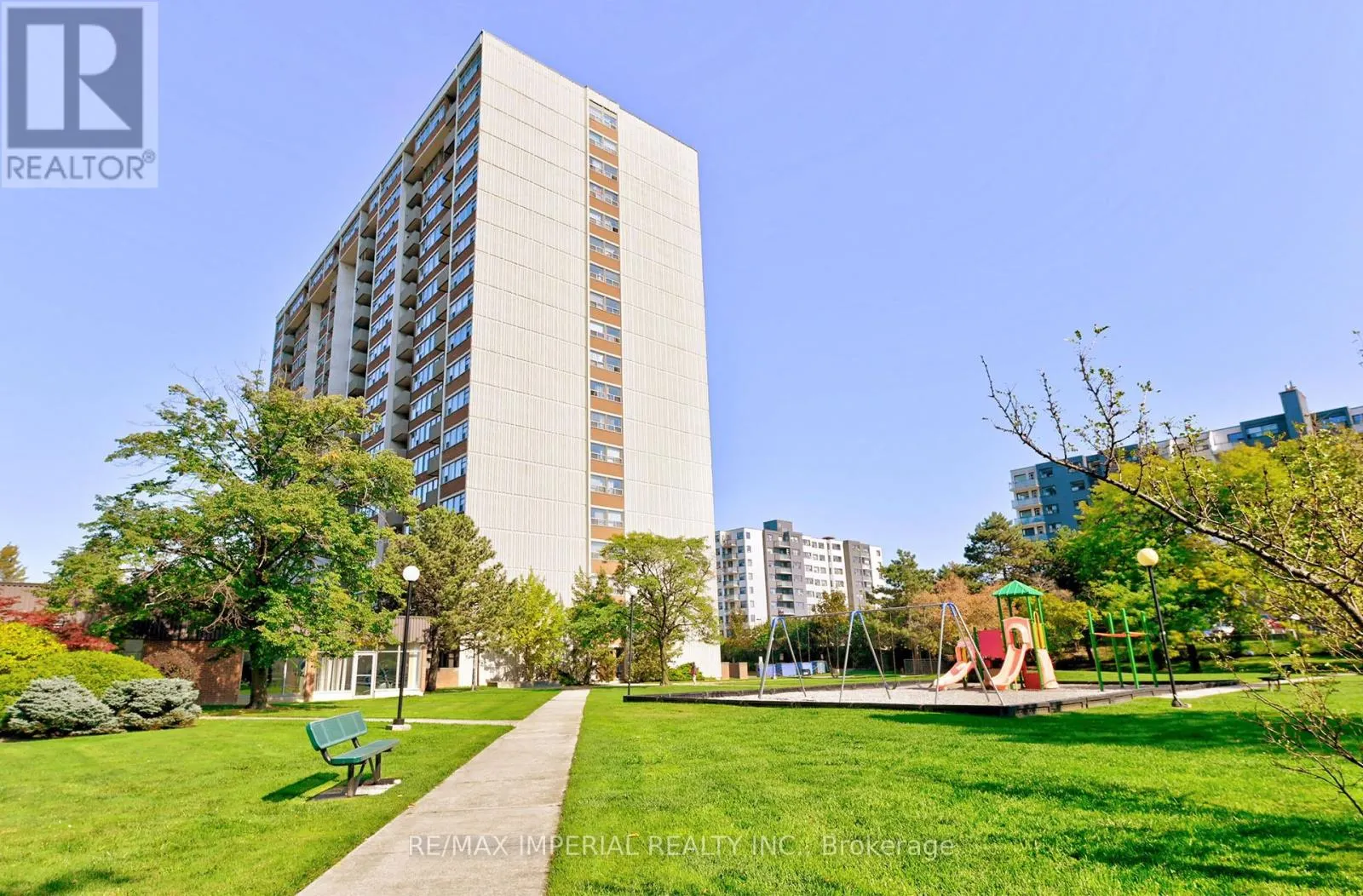 1111 - 45 SILVER SPRINGS BOULEVARD