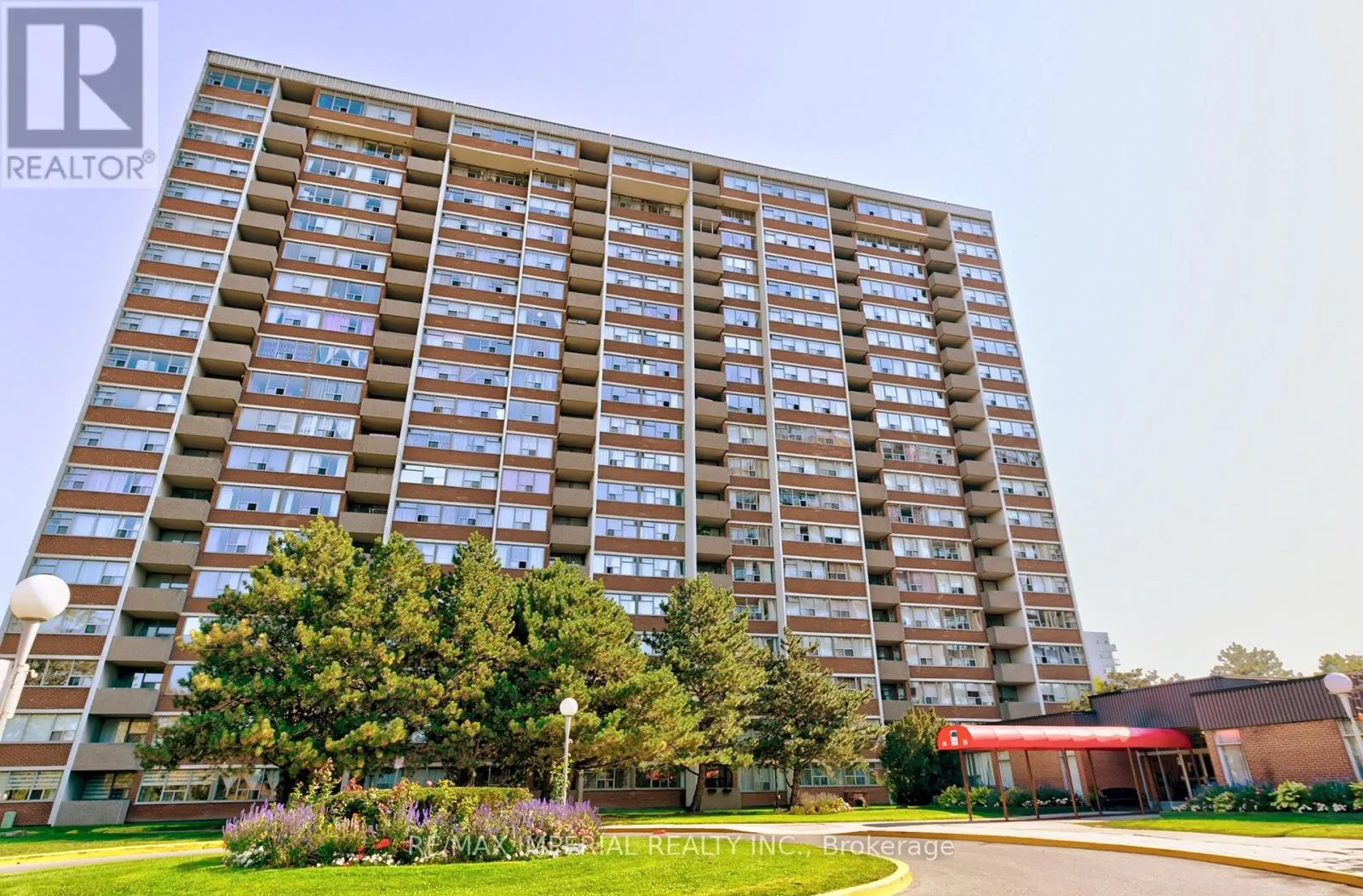 1111 - 45 SILVER SPRINGS BOULEVARD