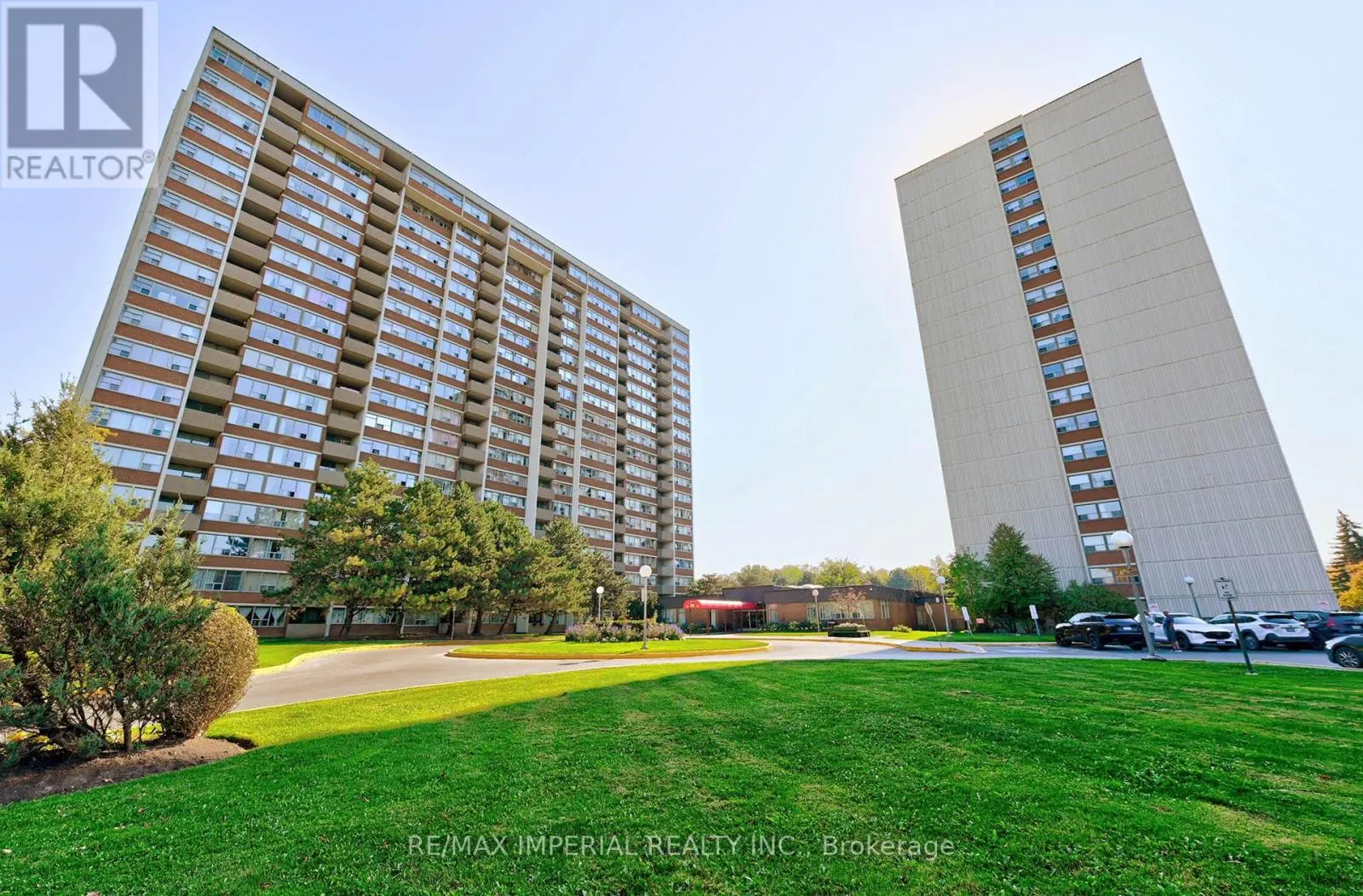 1111 - 45 SILVER SPRINGS BOULEVARD