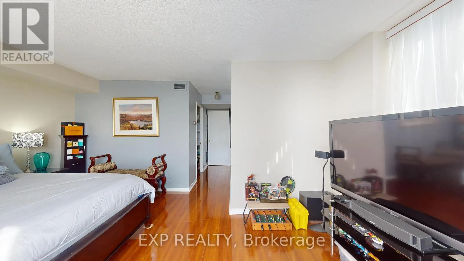 712 - 330 MCCOWAN ROAD
