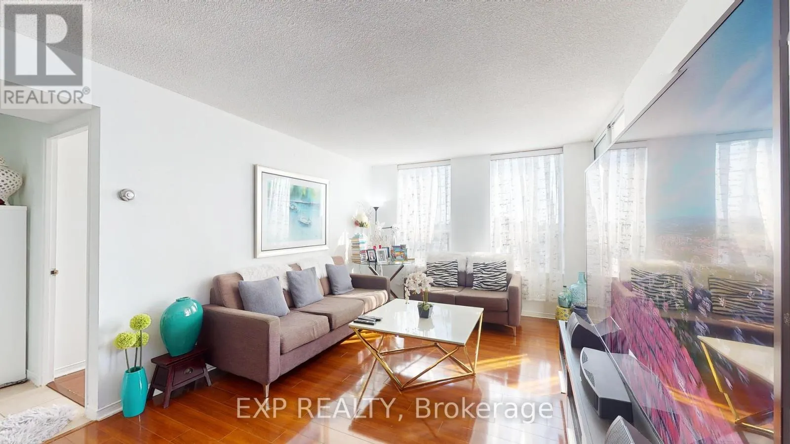 712 - 330 MCCOWAN ROAD
