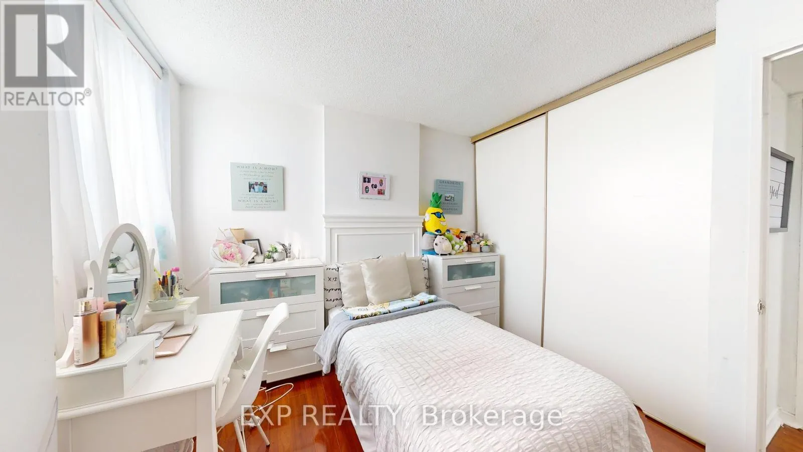 712 - 330 MCCOWAN ROAD