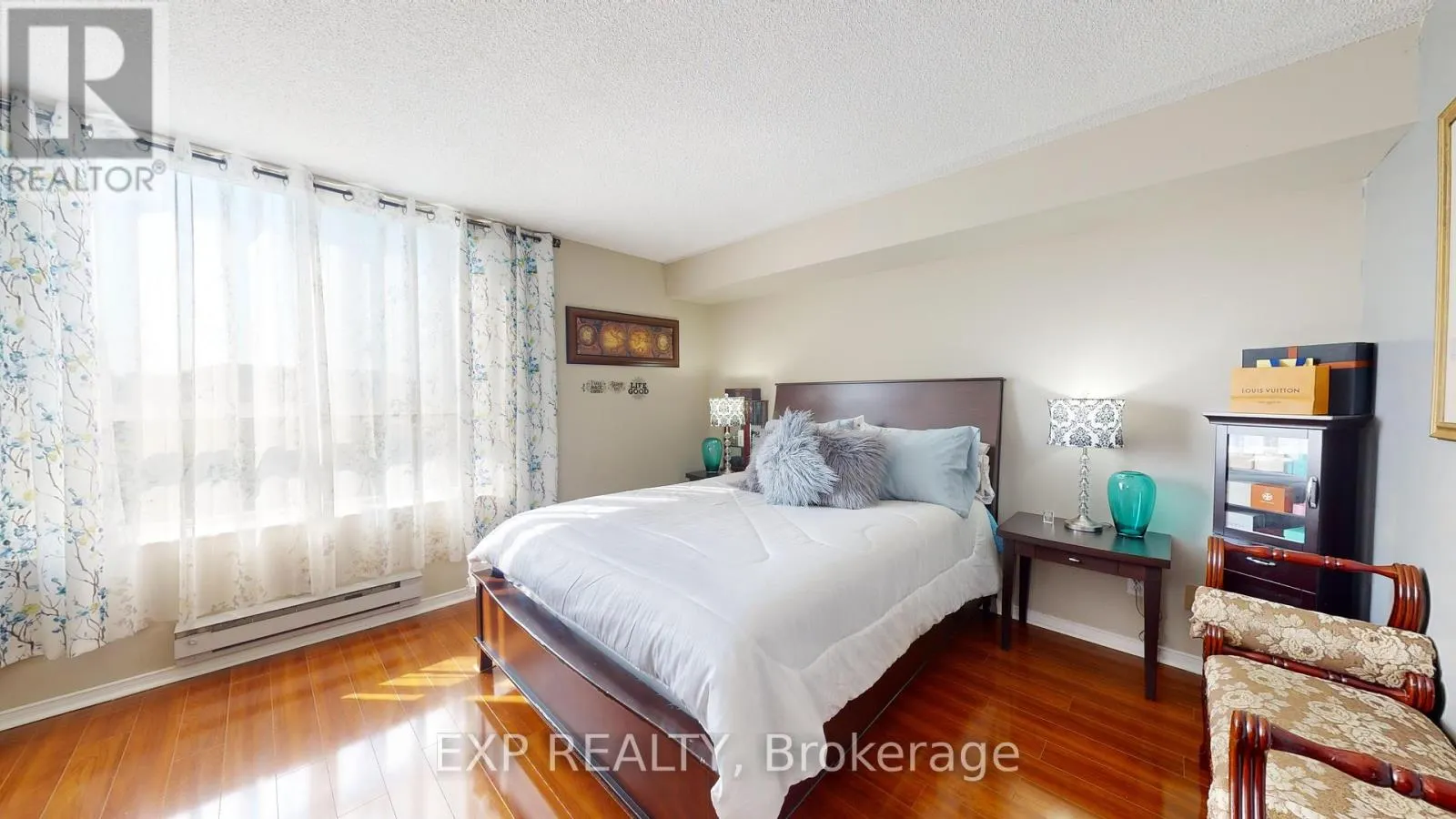 712 - 330 MCCOWAN ROAD
