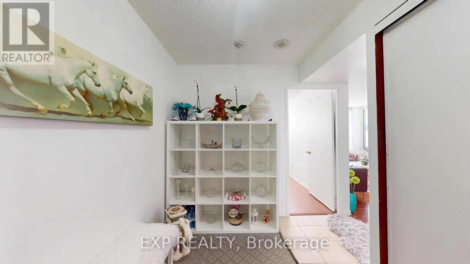 712 - 330 MCCOWAN ROAD