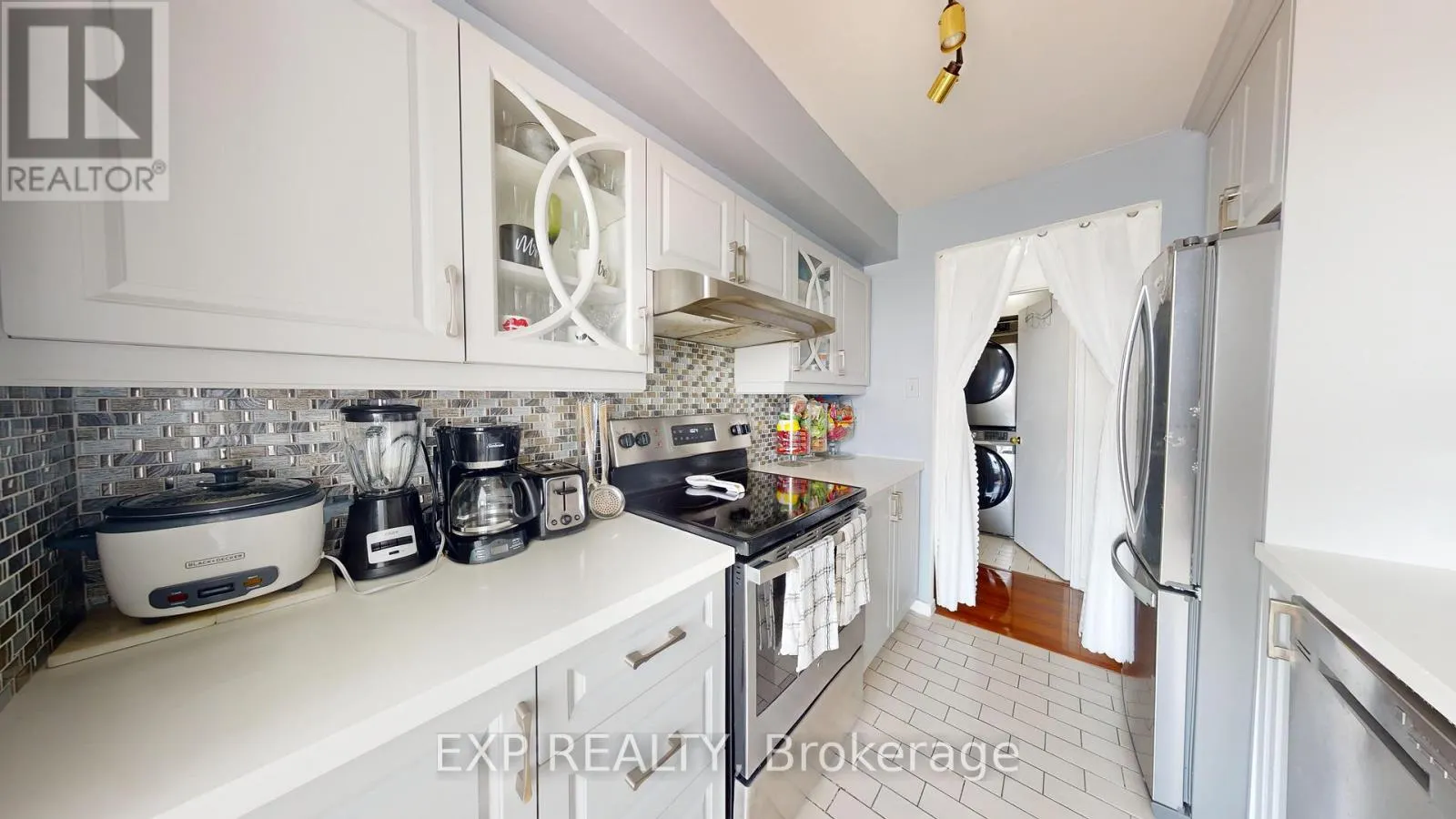 712 - 330 MCCOWAN ROAD