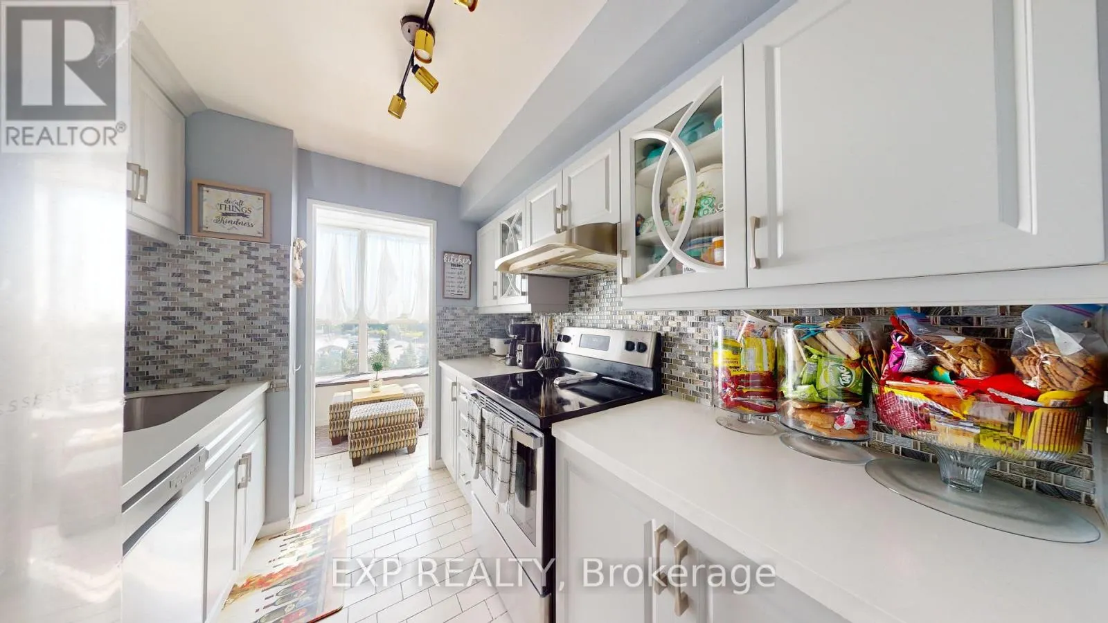 712 - 330 MCCOWAN ROAD
