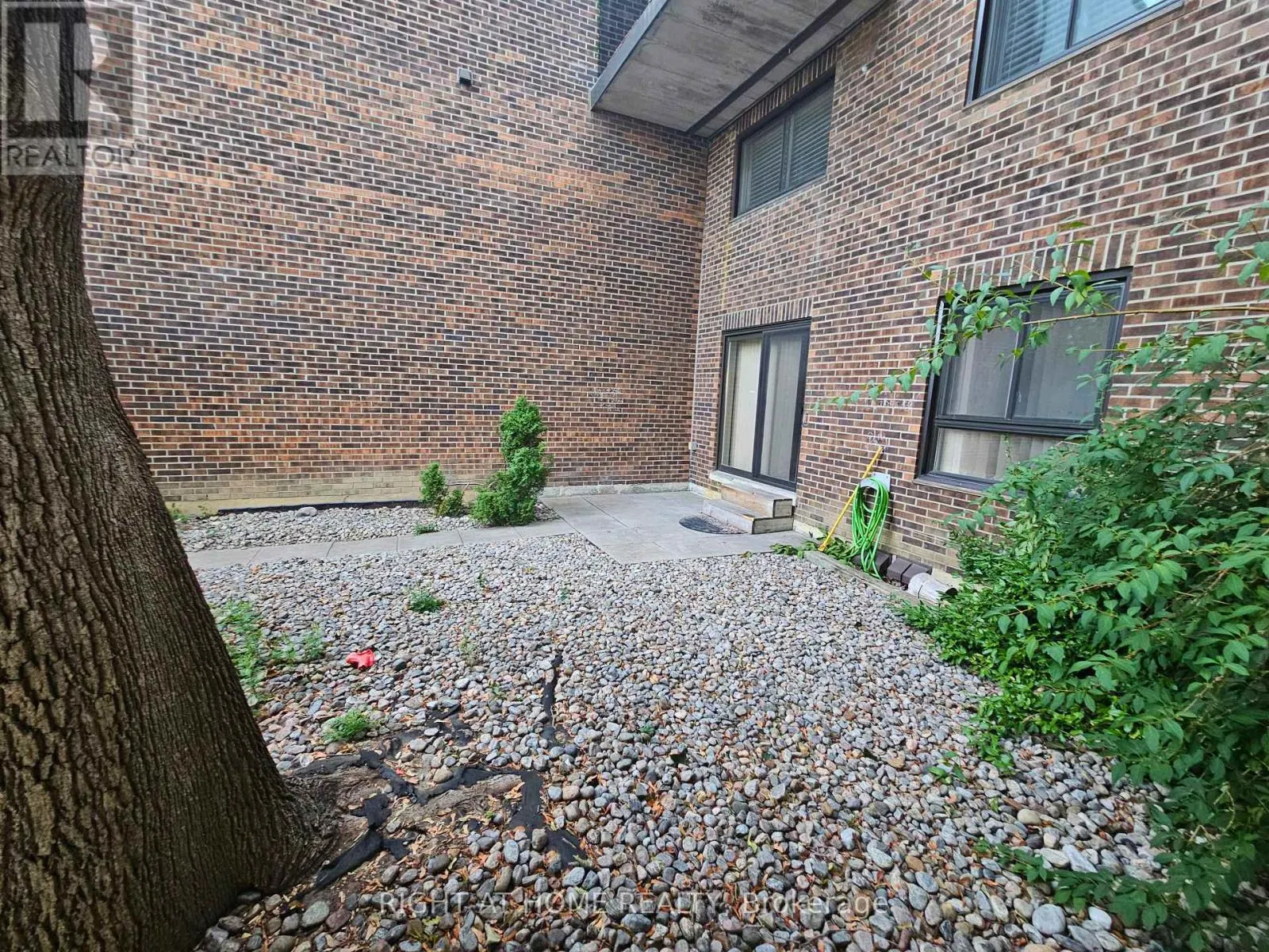 61 - 53 TAUNTON ROAD E