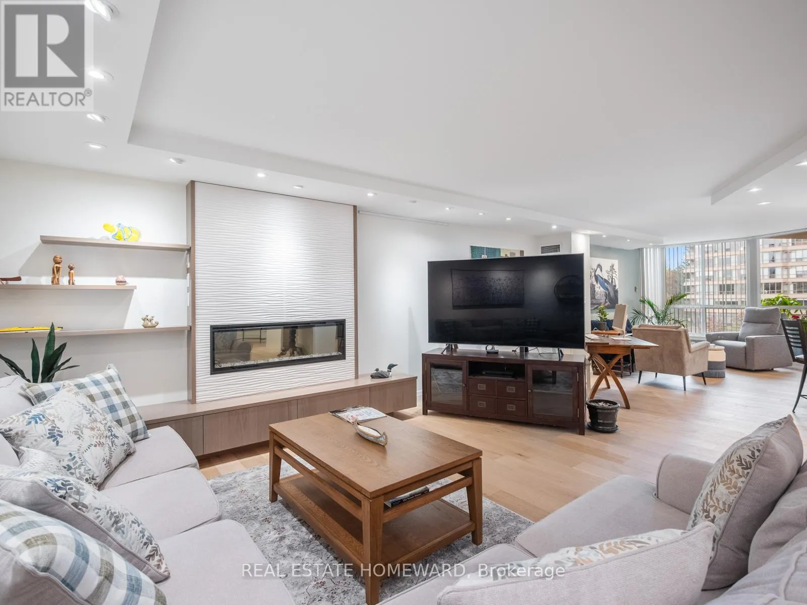311 - 20 GUILDWOOD PARKWAY