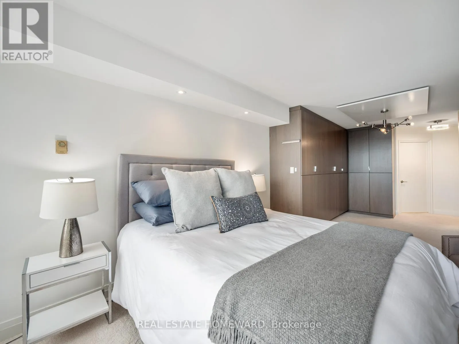 311 - 20 GUILDWOOD PARKWAY