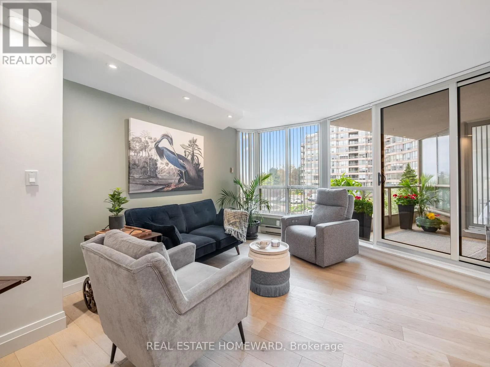 311 - 20 GUILDWOOD PARKWAY