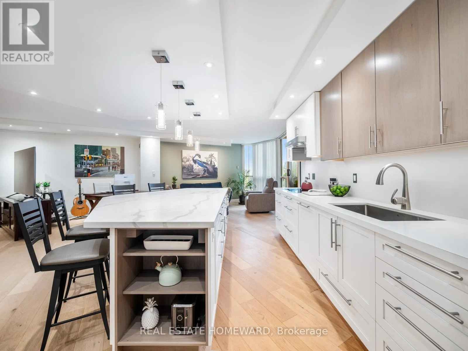 311 - 20 GUILDWOOD PARKWAY