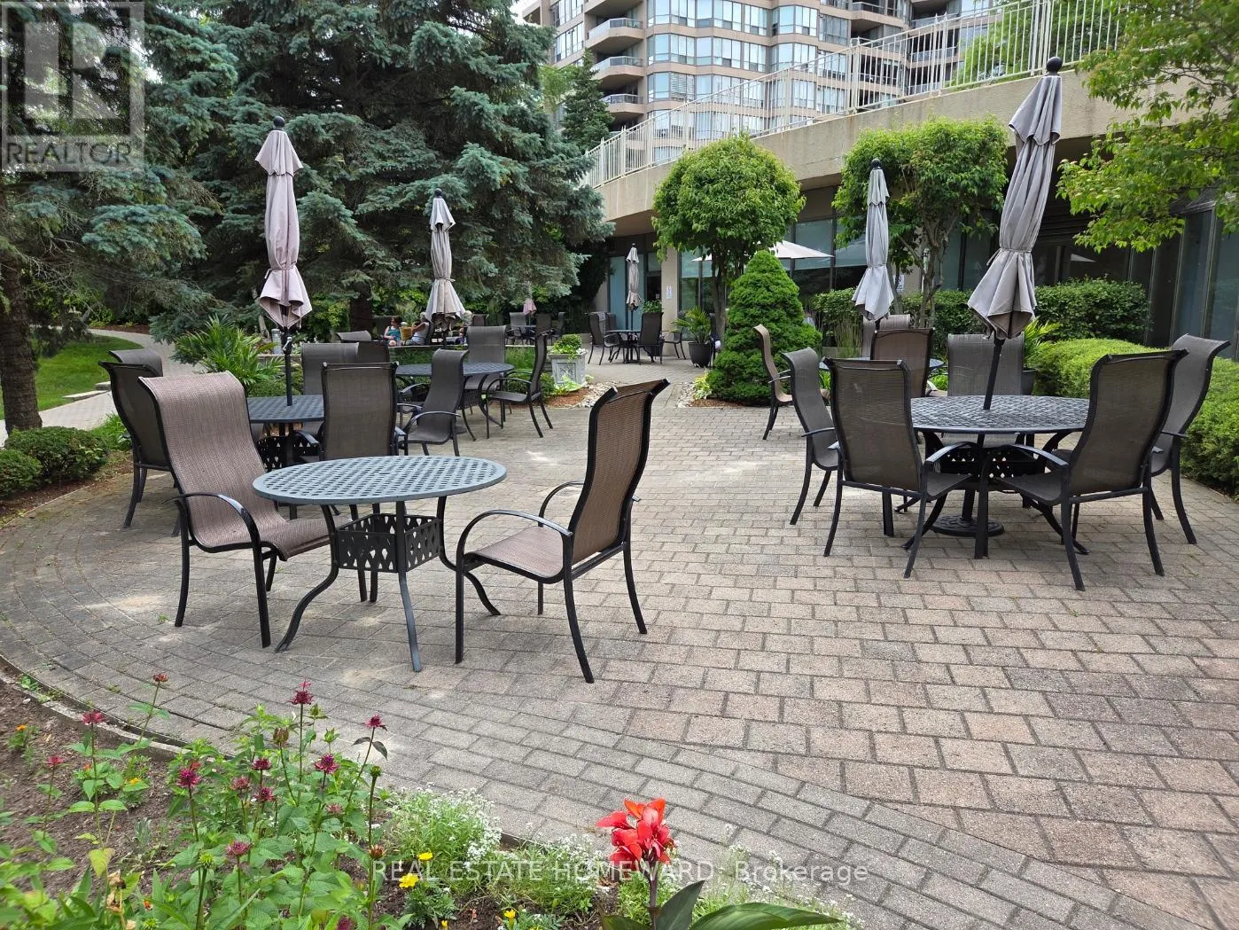 311 - 20 GUILDWOOD PARKWAY
