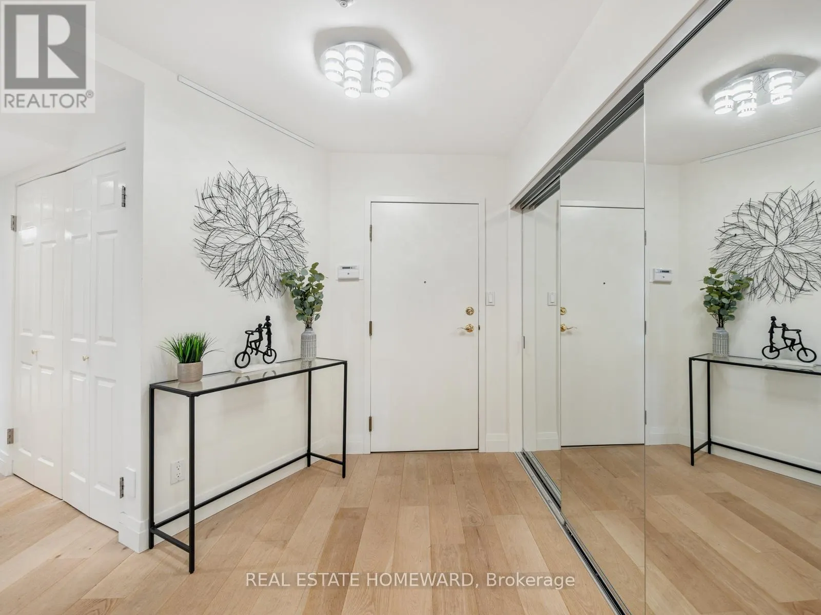 311 - 20 GUILDWOOD PARKWAY