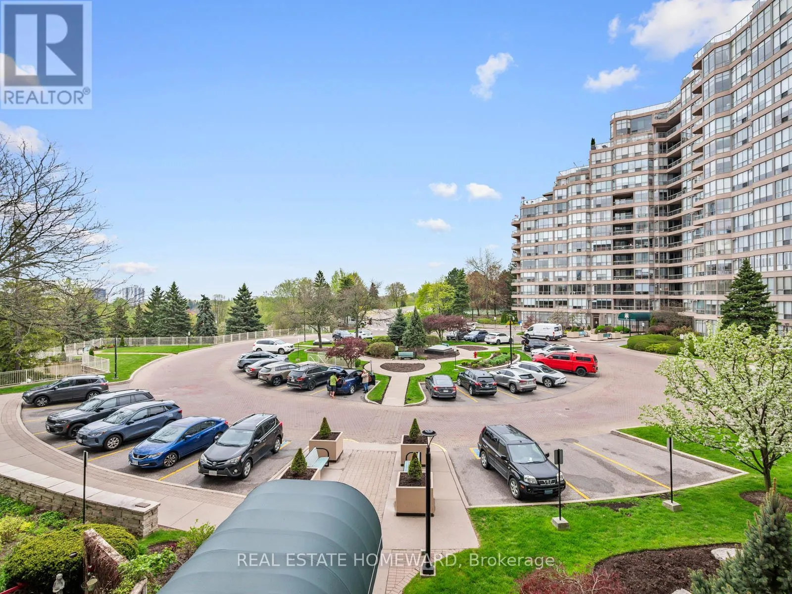 311 - 20 GUILDWOOD PARKWAY