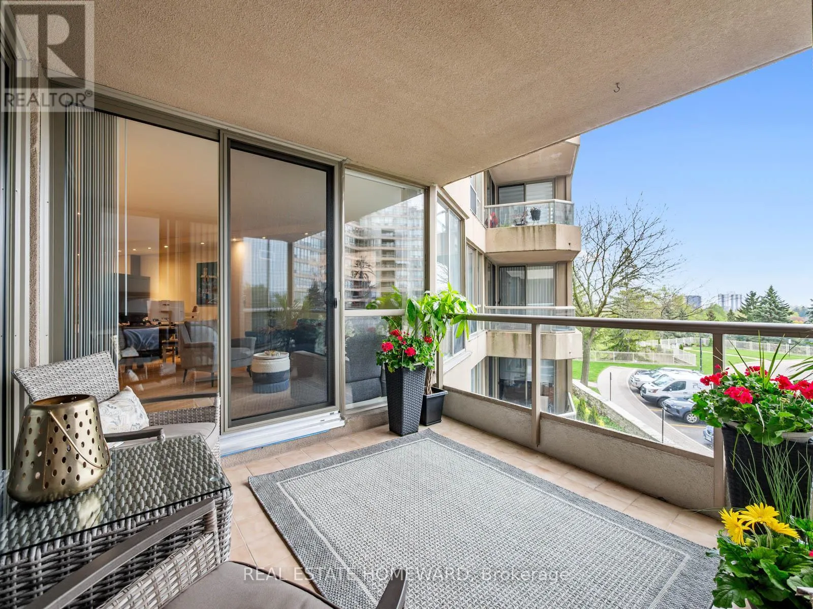 311 - 20 GUILDWOOD PARKWAY