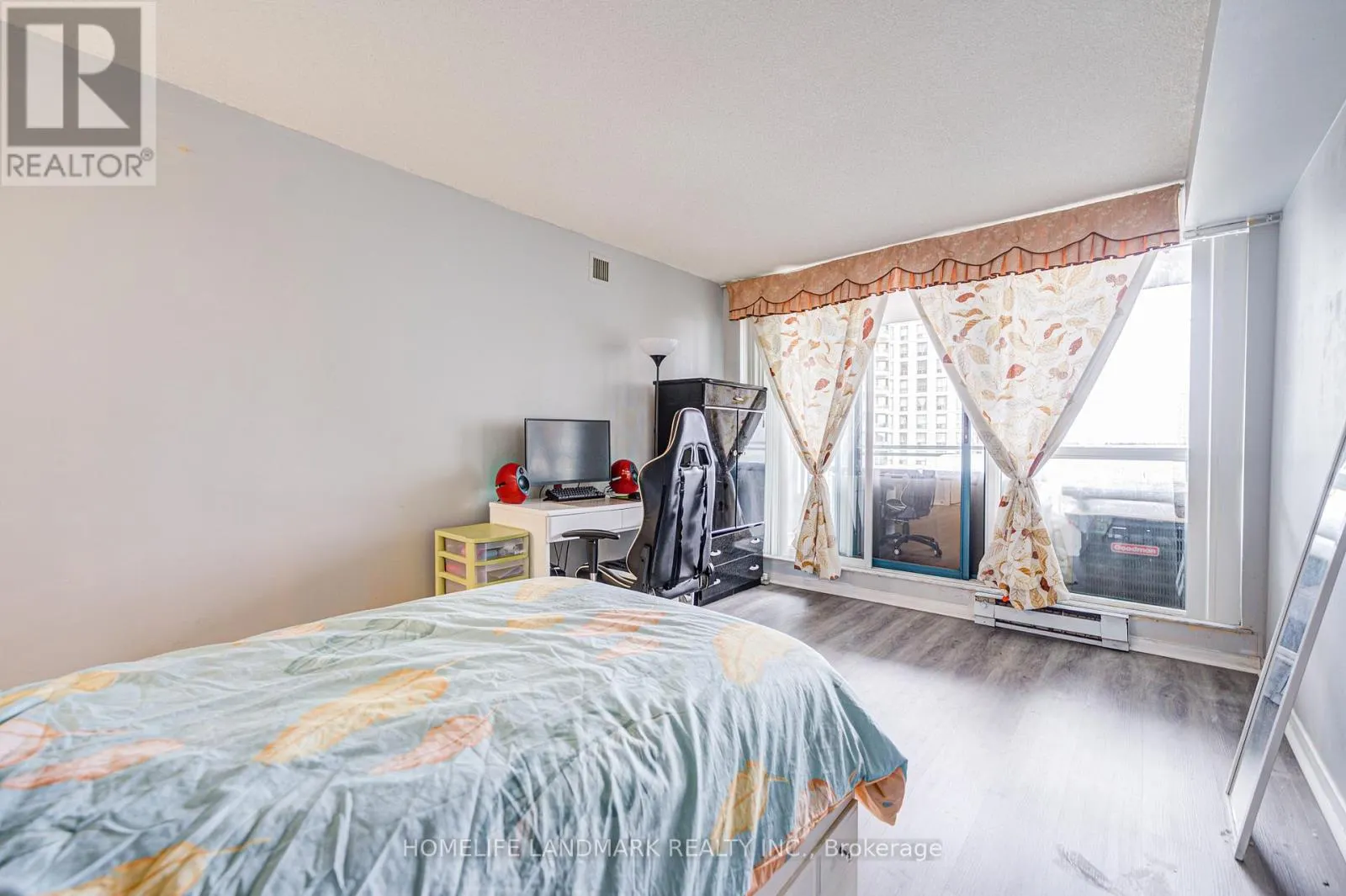 703 - 4725 SHEPPARD AVENUE E