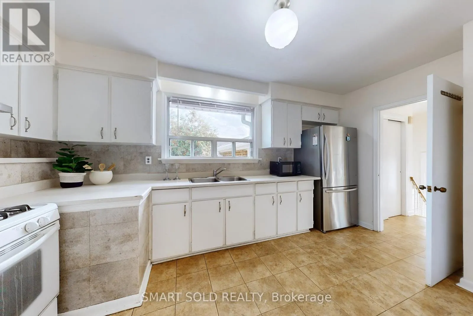 21 SUNMOUNT ROAD