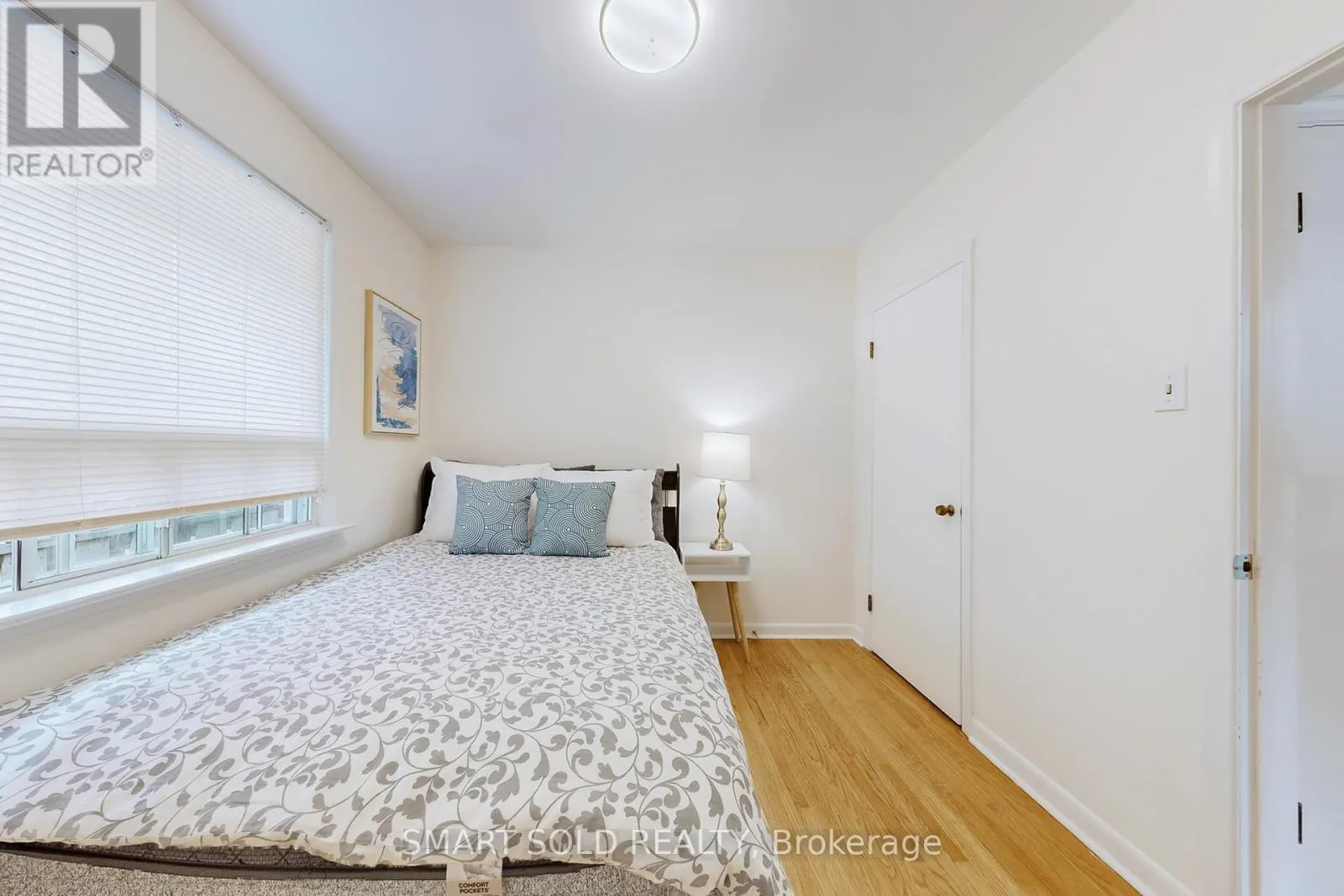 21 SUNMOUNT ROAD