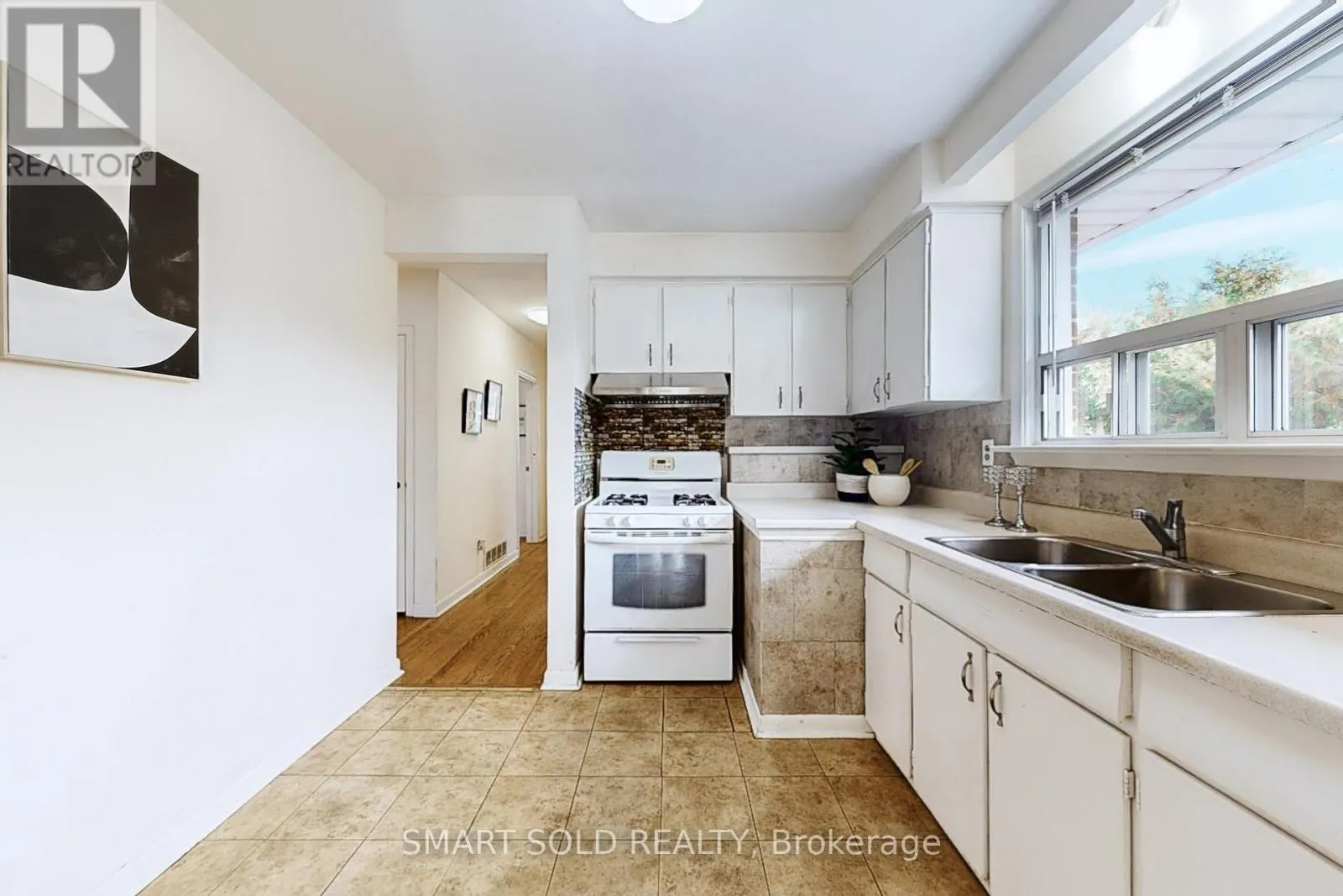21 SUNMOUNT ROAD