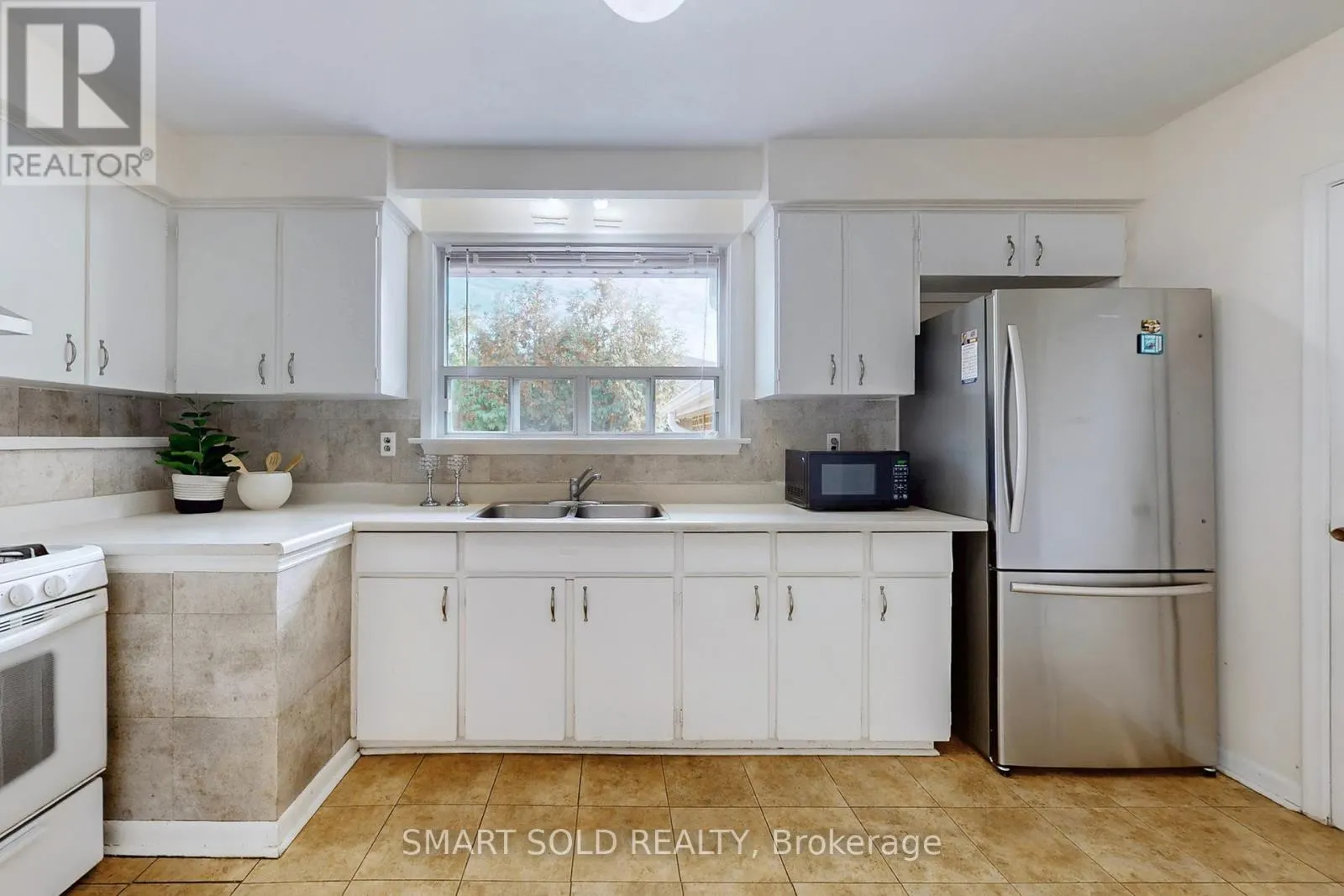 21 SUNMOUNT ROAD