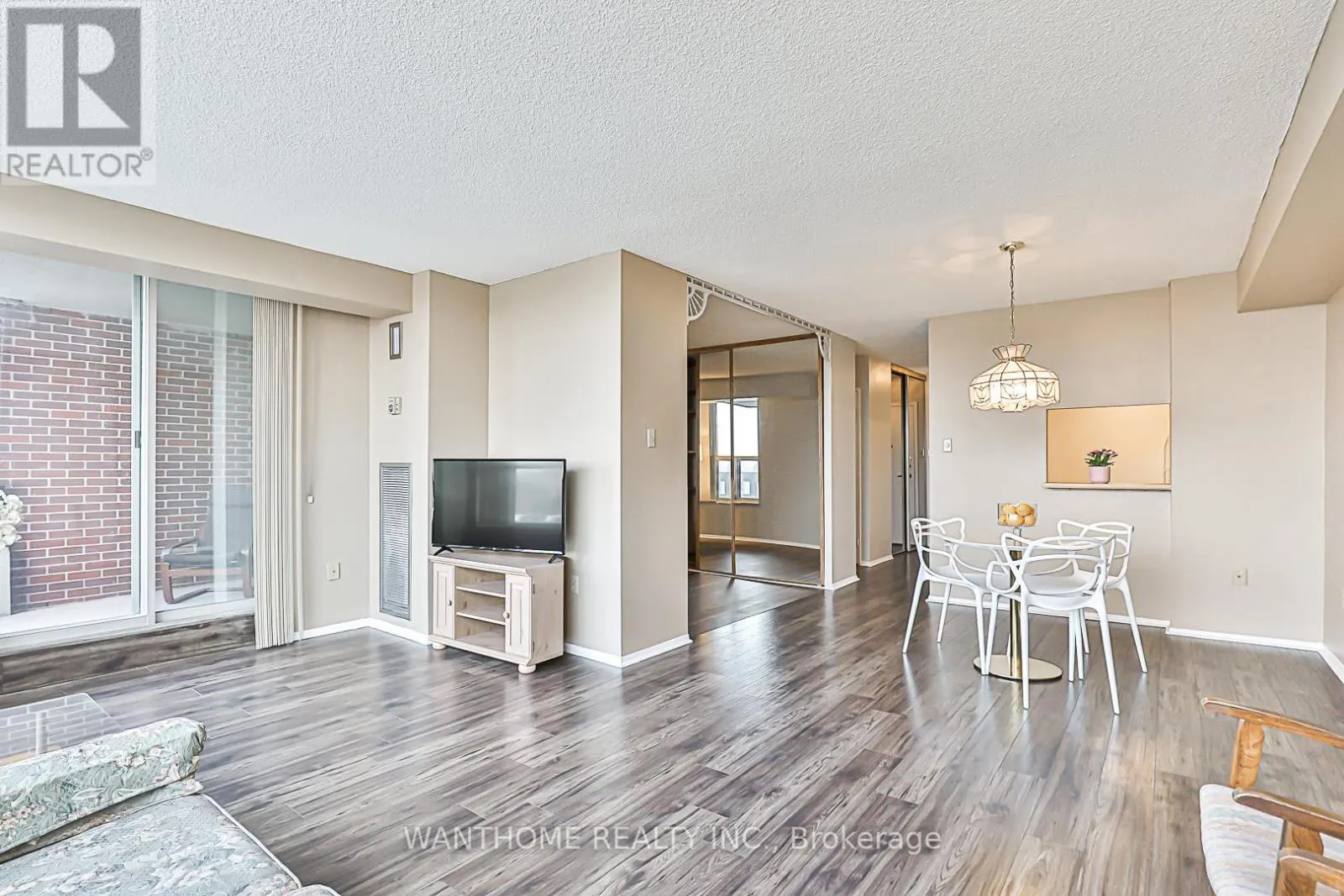 801 - 2365 KENNEDY ROAD