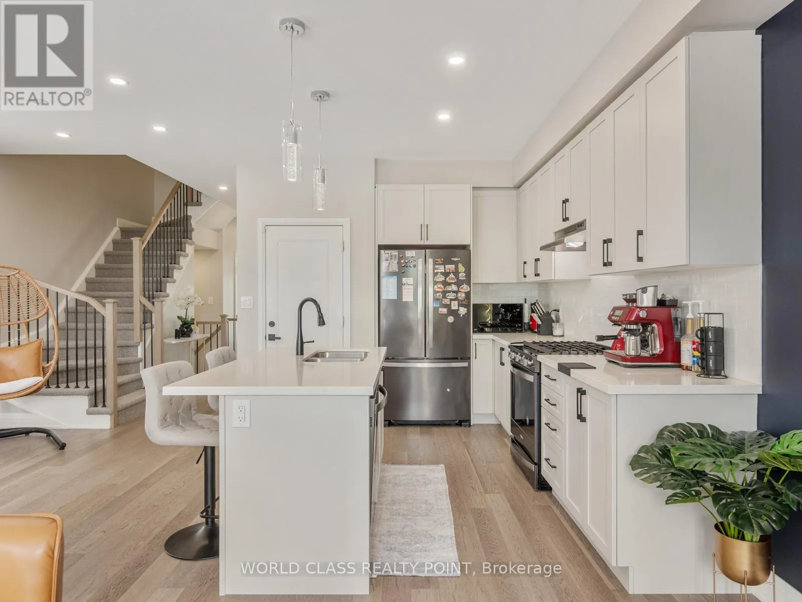 4 - 35 HANNING COURT