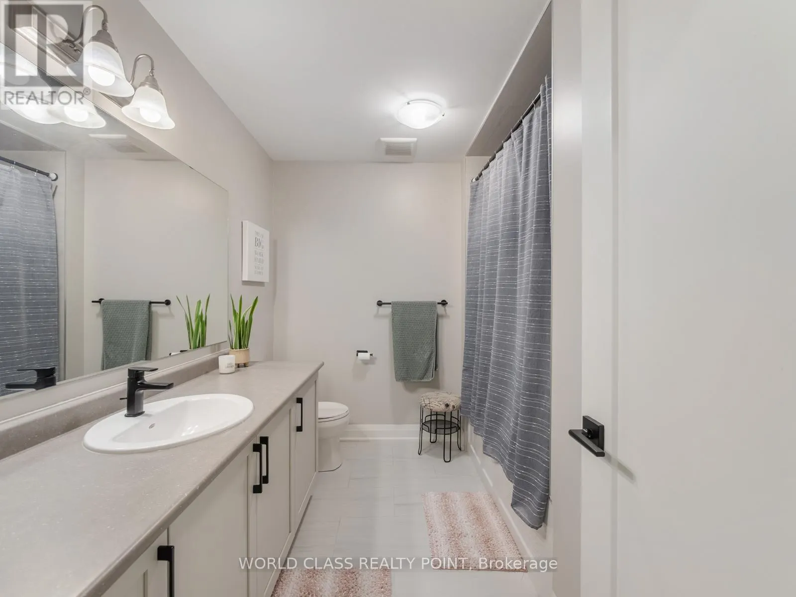 4 - 35 HANNING COURT