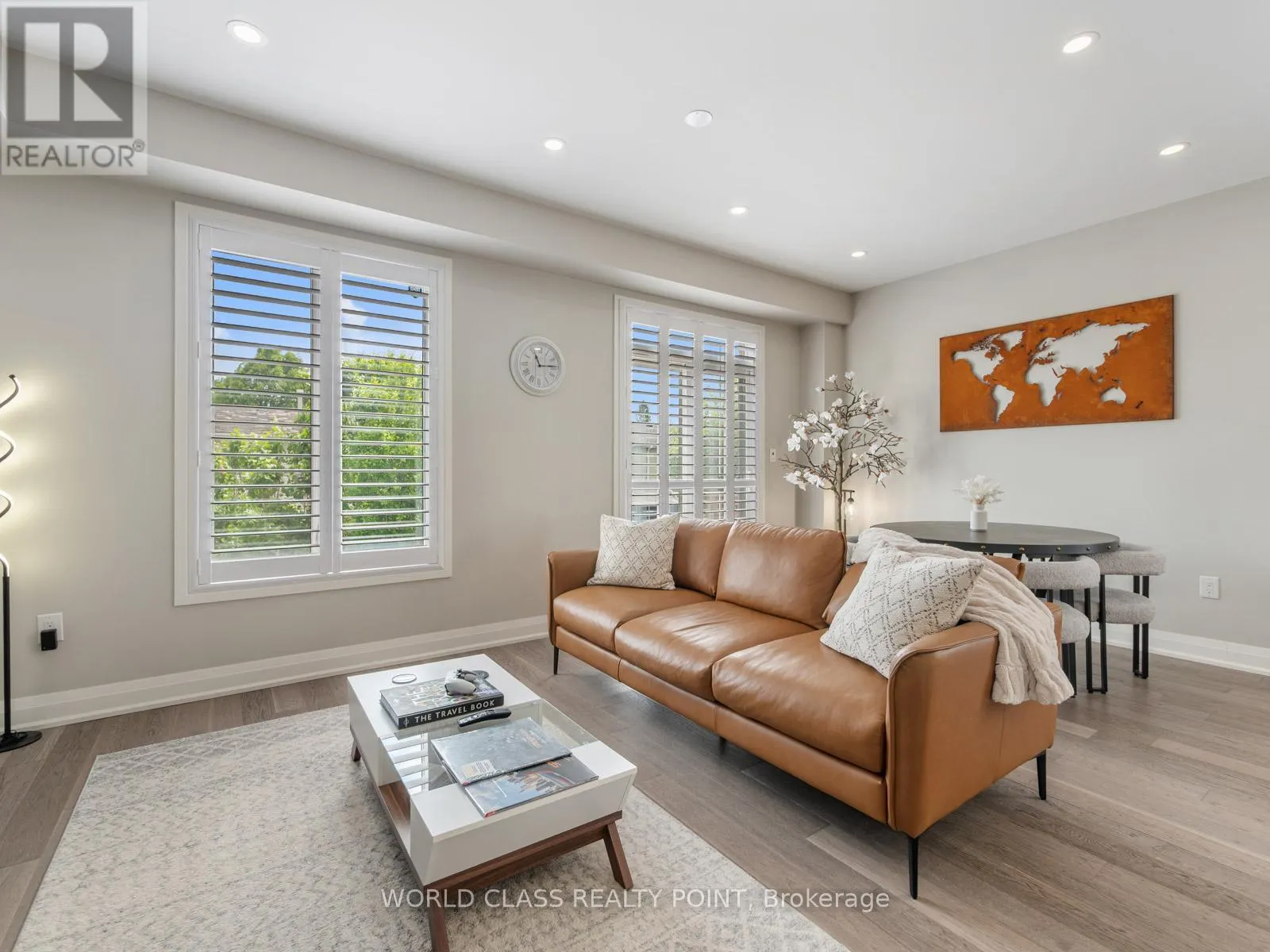 4 - 35 HANNING COURT